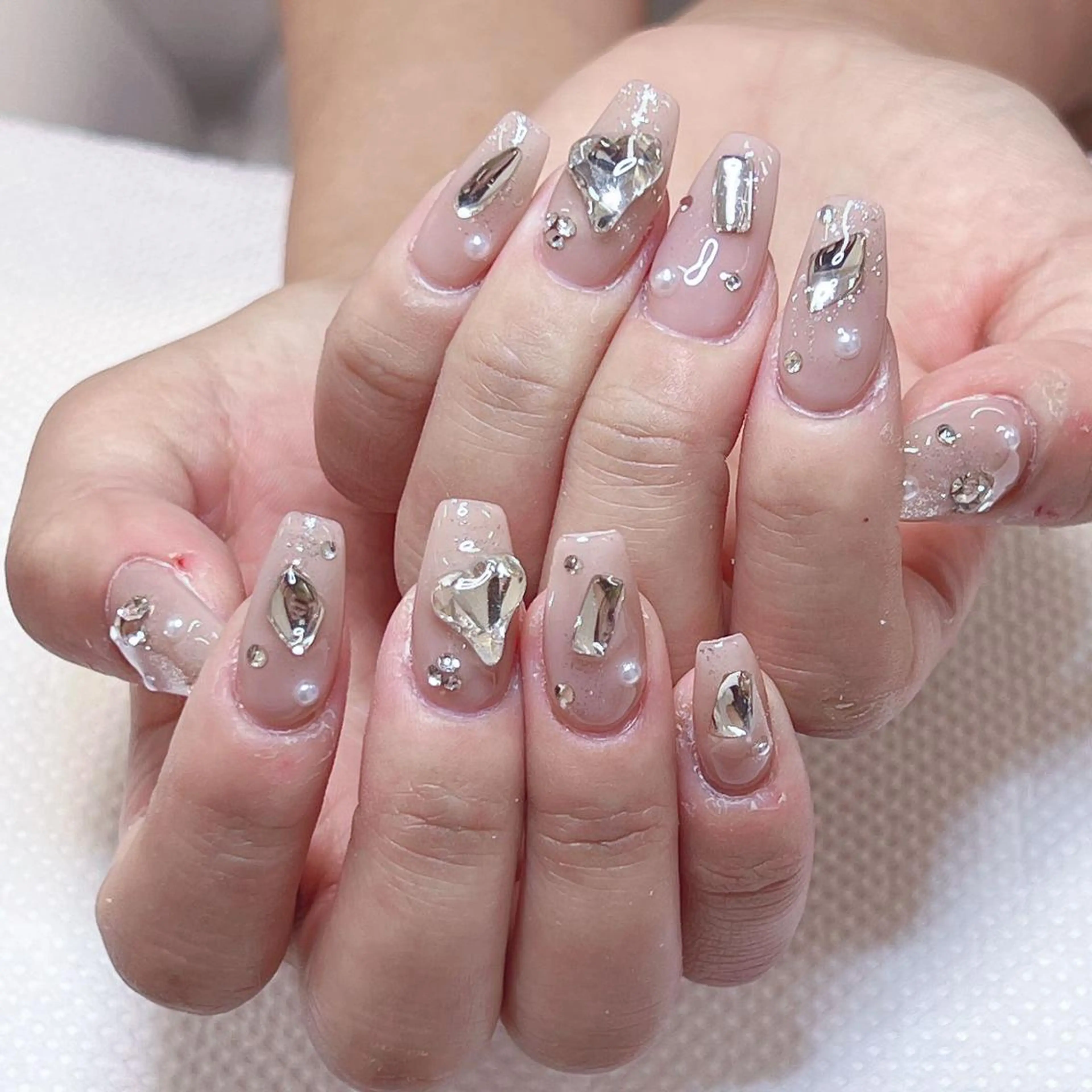 ネイル アートネイル 長さ出し ネイルチップ Queens テイのネイルデザイン