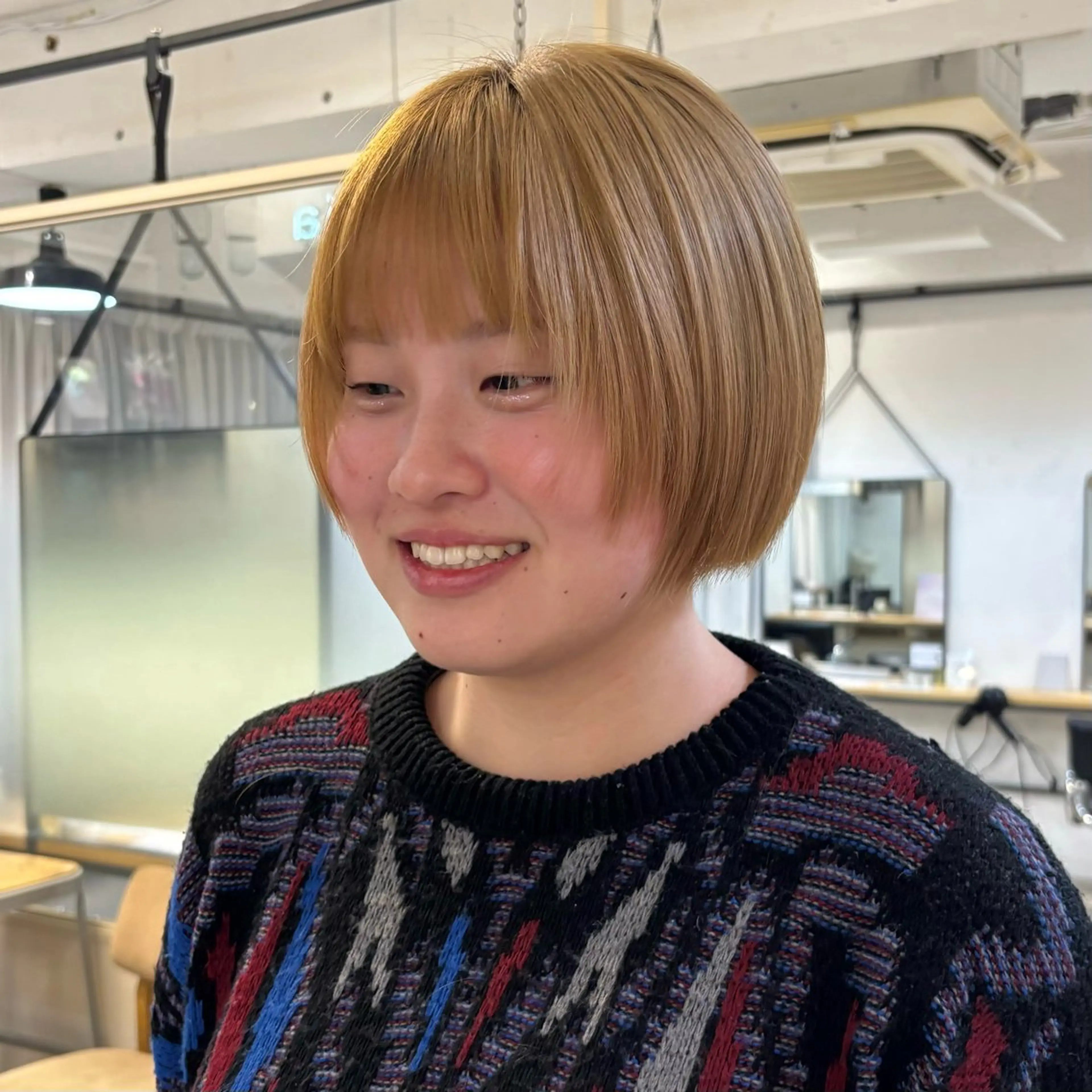 ショート 盛れる透明感カラー・ momokaのヘアスタイル