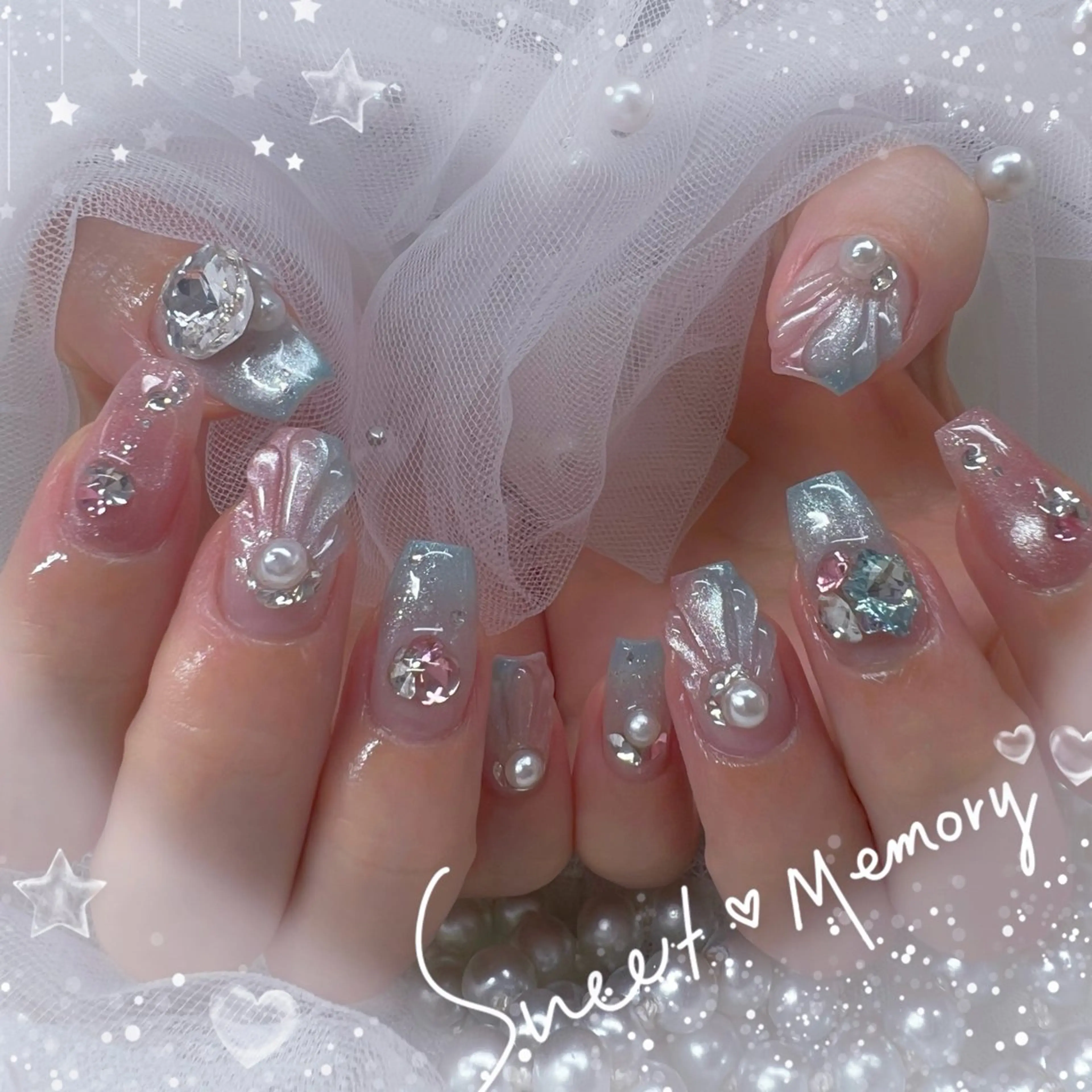 ネイル チークネイル フレンチネイル ガーリー ガラスフレンチ グラデーション ハンドネイル Chill Nailsalonのネイルデザイン
