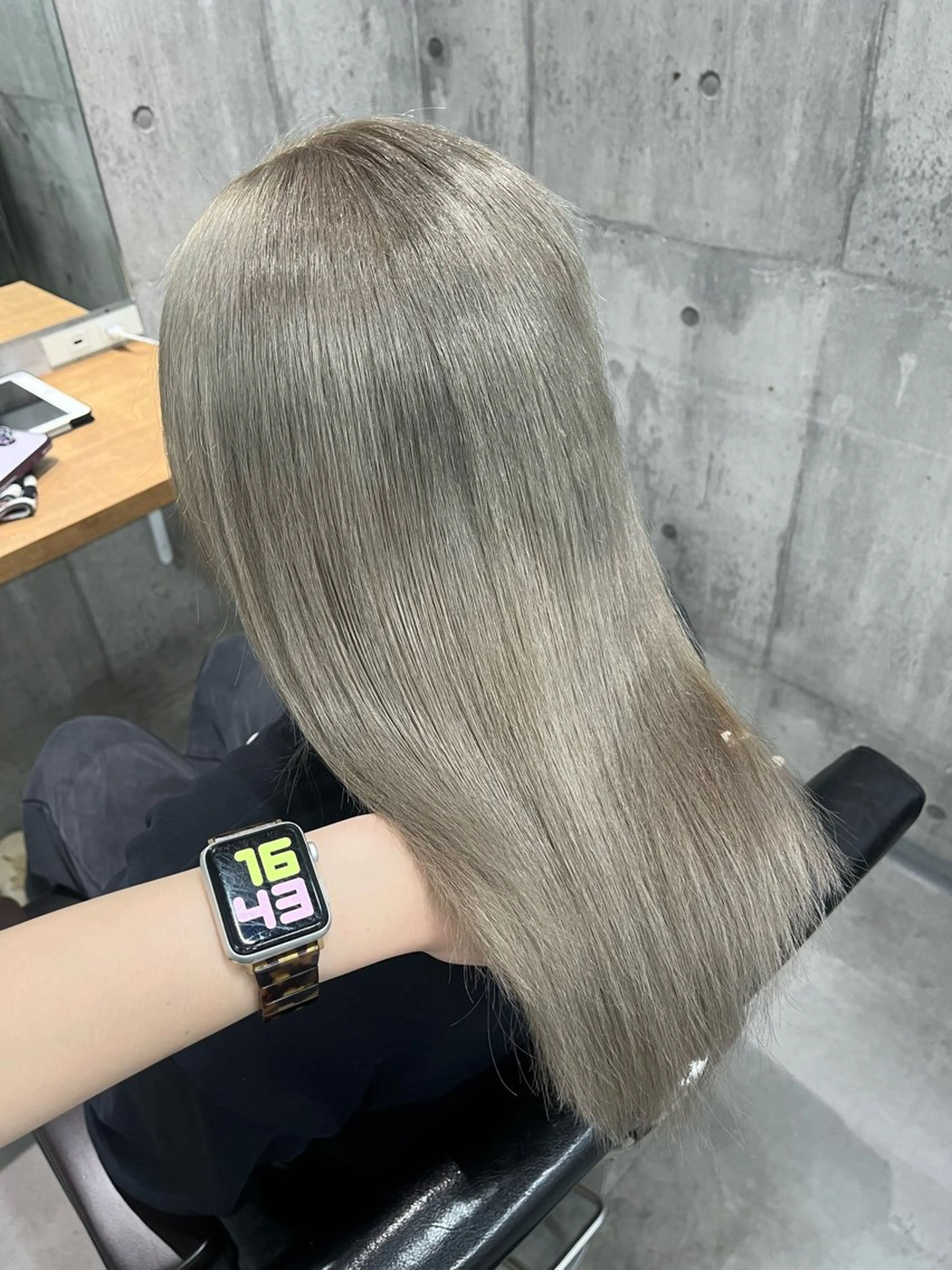 ロング カラー カット ヘアカラー トリートメント ヘアセット newi赤羽 HINATAのヘアスタイル