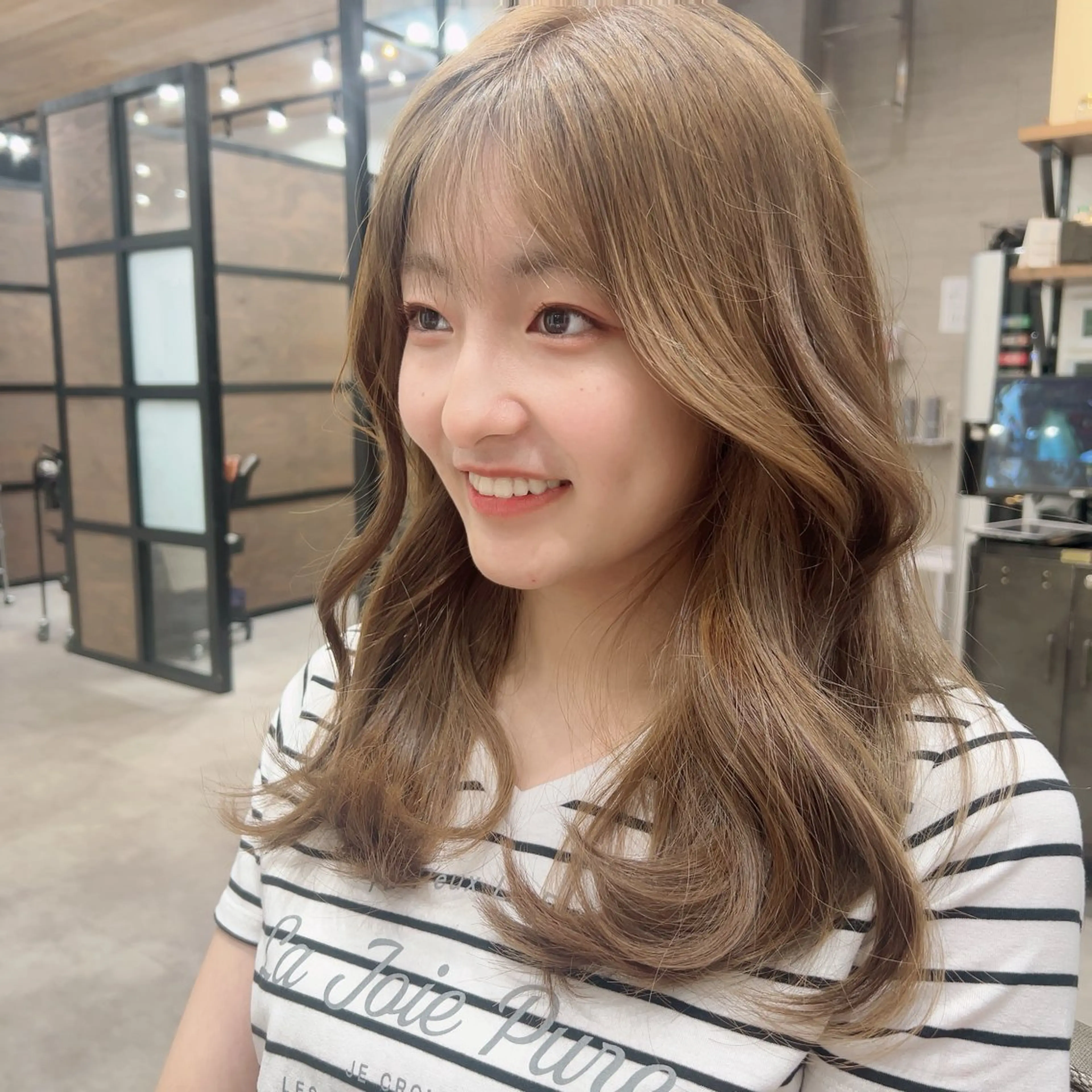 カラー ベージュカラー ブリーチ ダブルカラー ブリーチなしカラー ヘアカラー レイヤー/韓国/ ハッシュ/高田翼のヘアスタイル