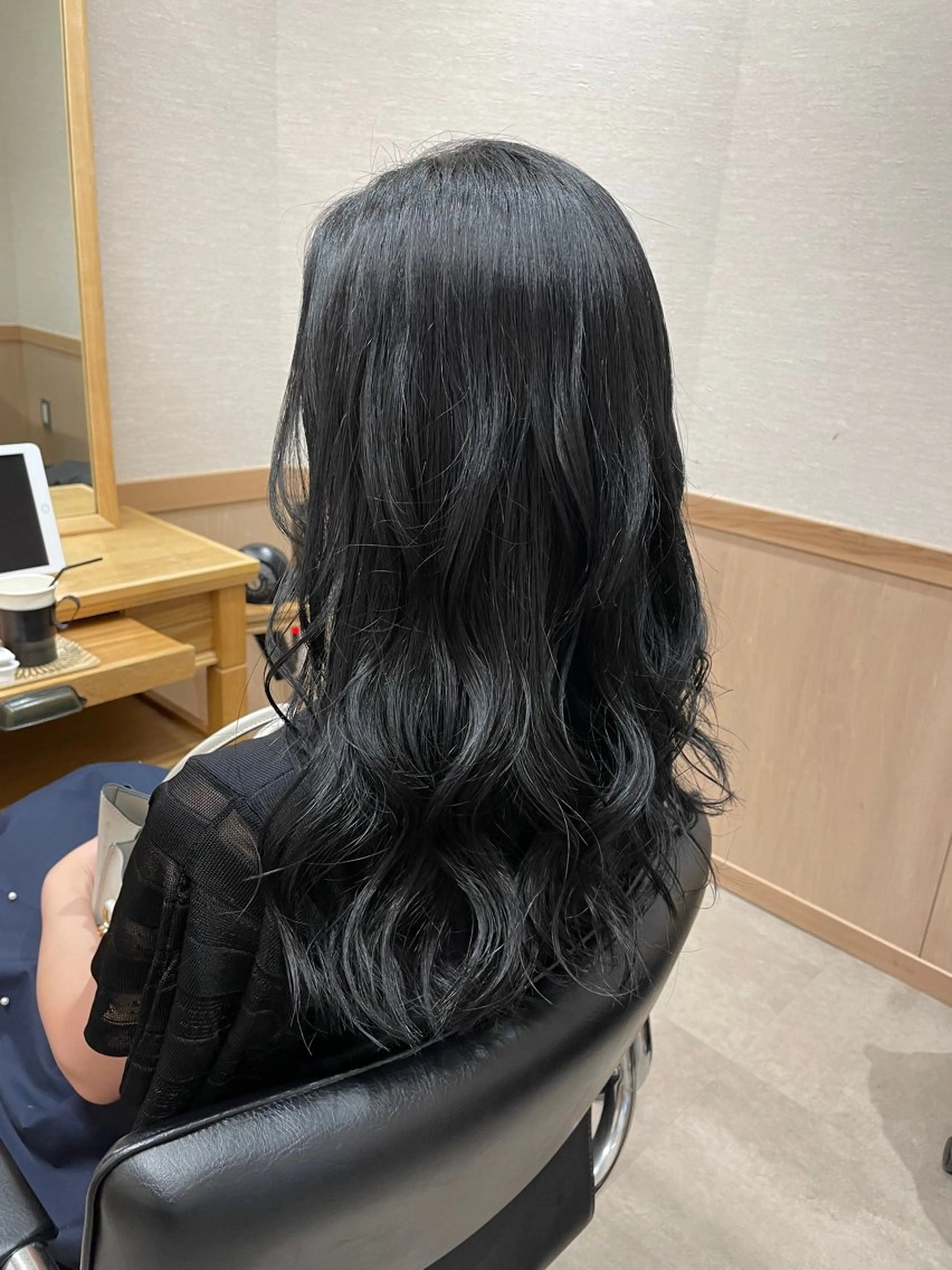 ロング ヘアカラー トリートメント 髪の家 tikiのヘアスタイル