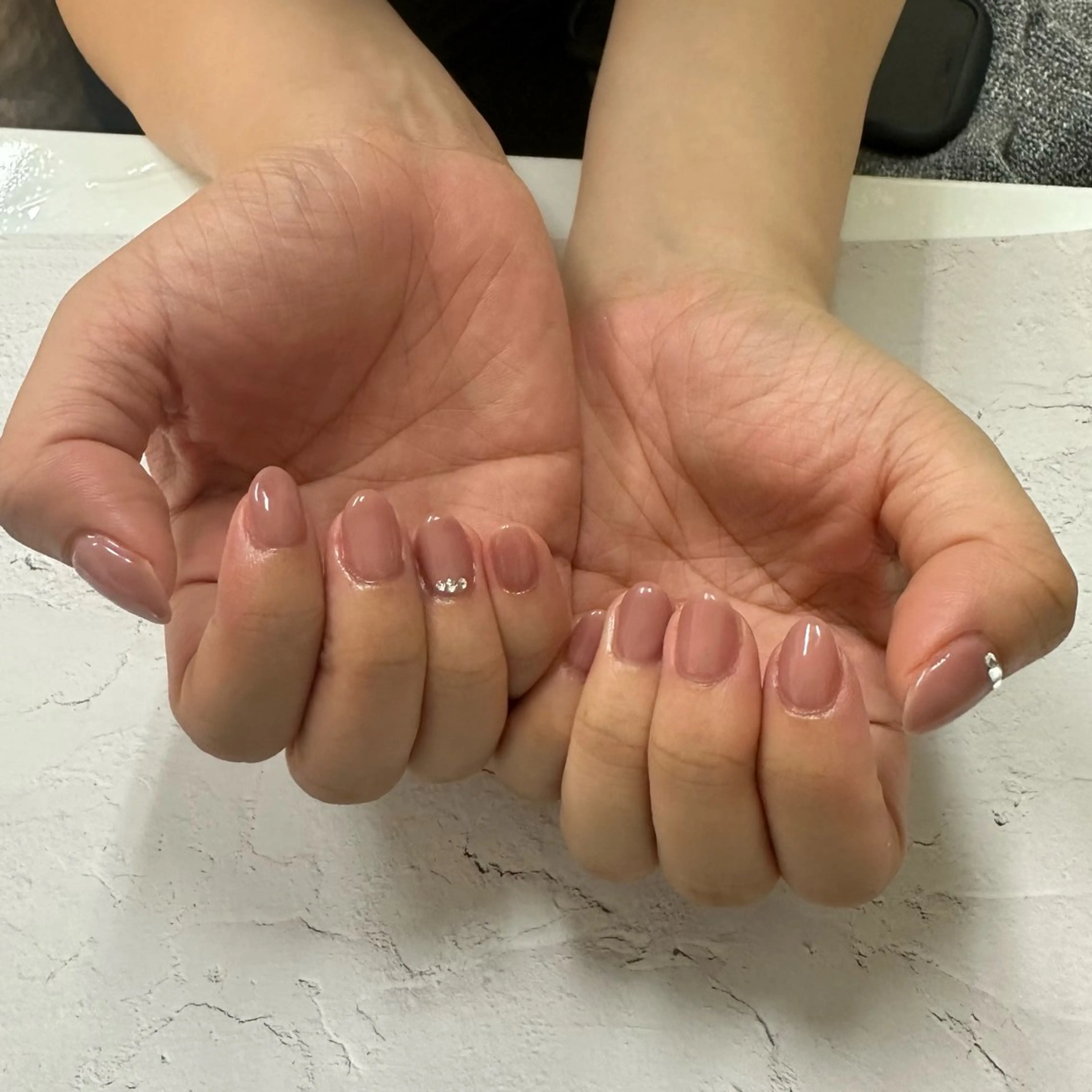 ネイル ハンドネイル Nail&Beaut yコルン　SARAのネイルデザイン