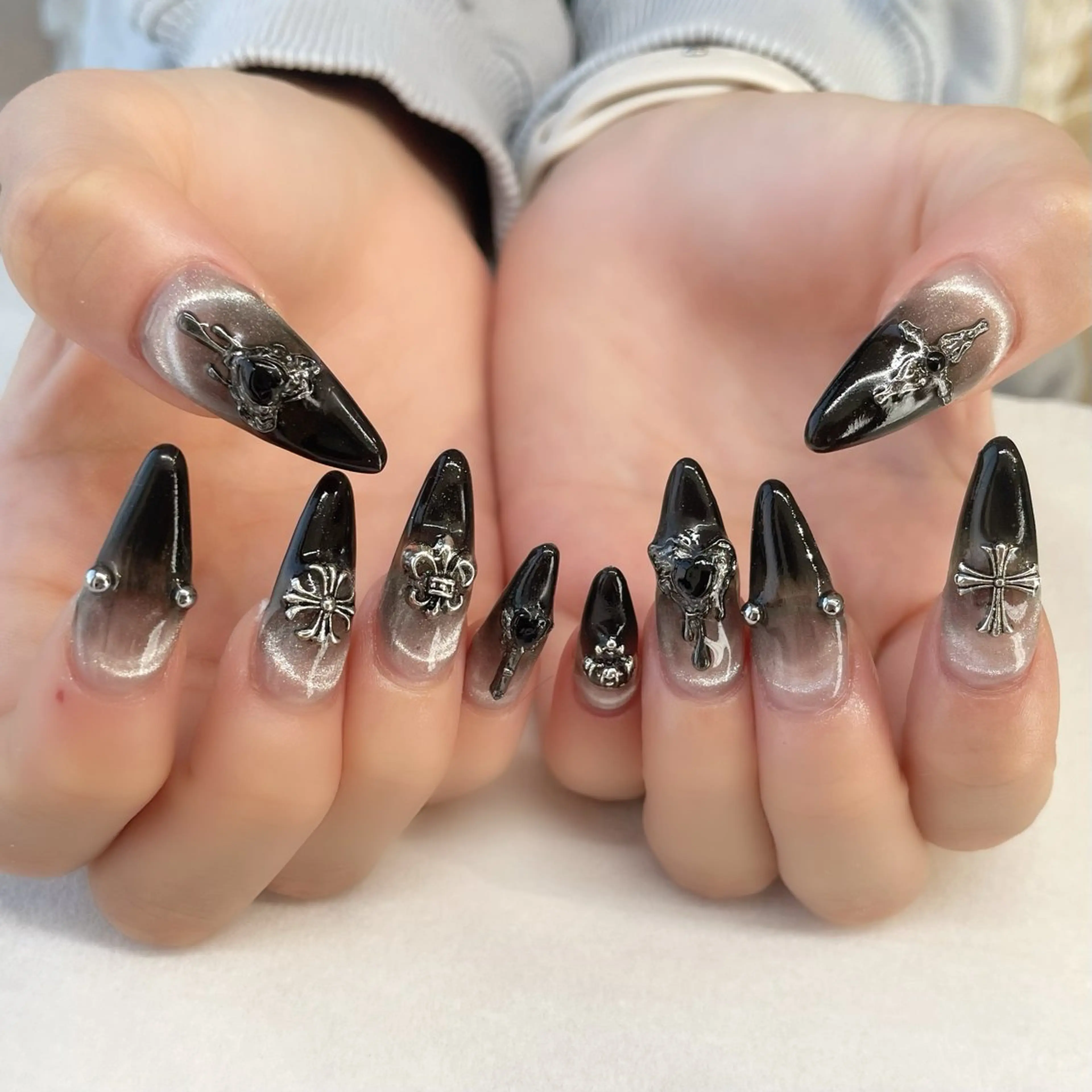 ネイル ハンドネイル 💎🐰 saki. m 🐰💎のネイルデザイン