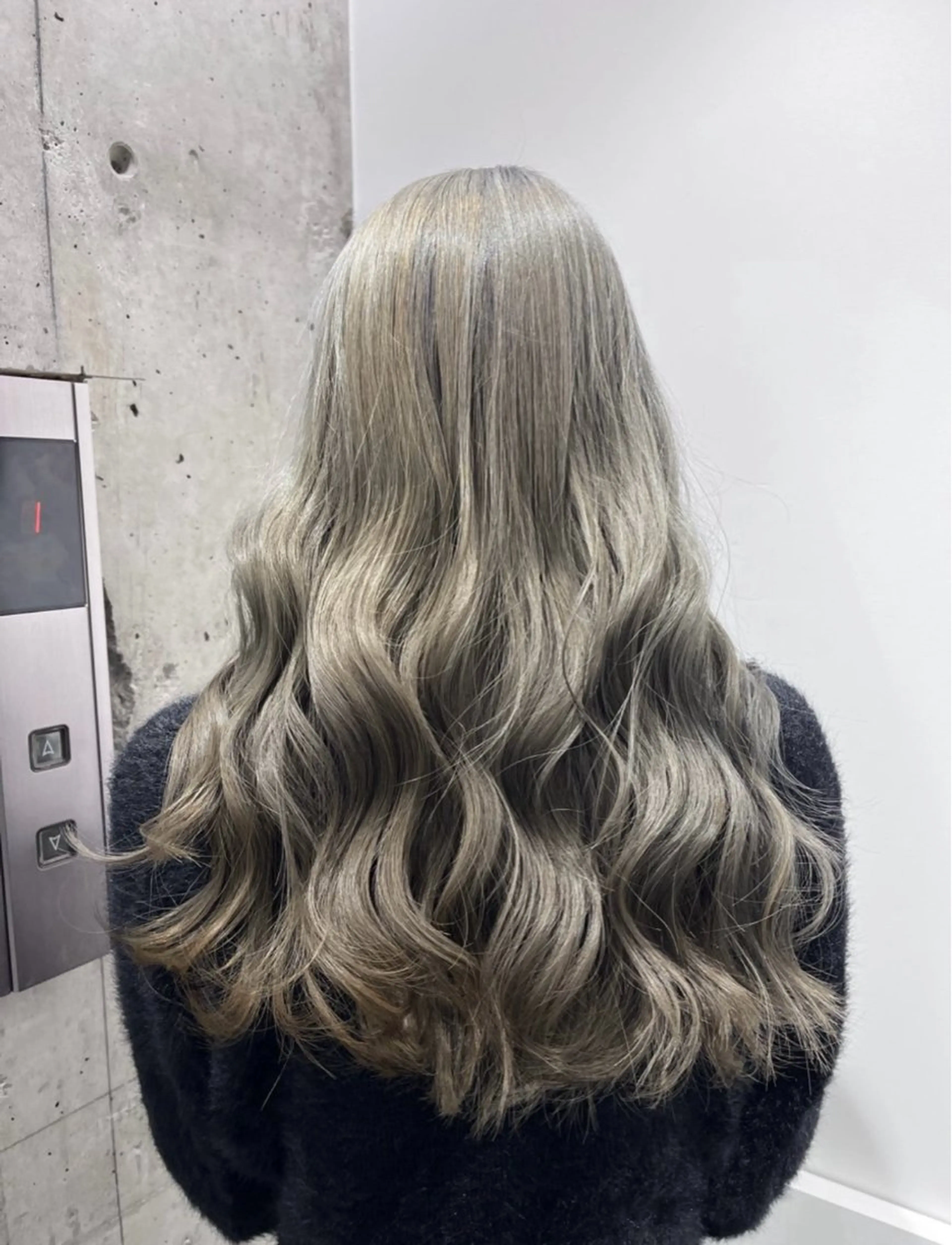 ロング カラー カット ヘアカラー トリートメント newi 天王寺 🪐airiのヘアスタイル