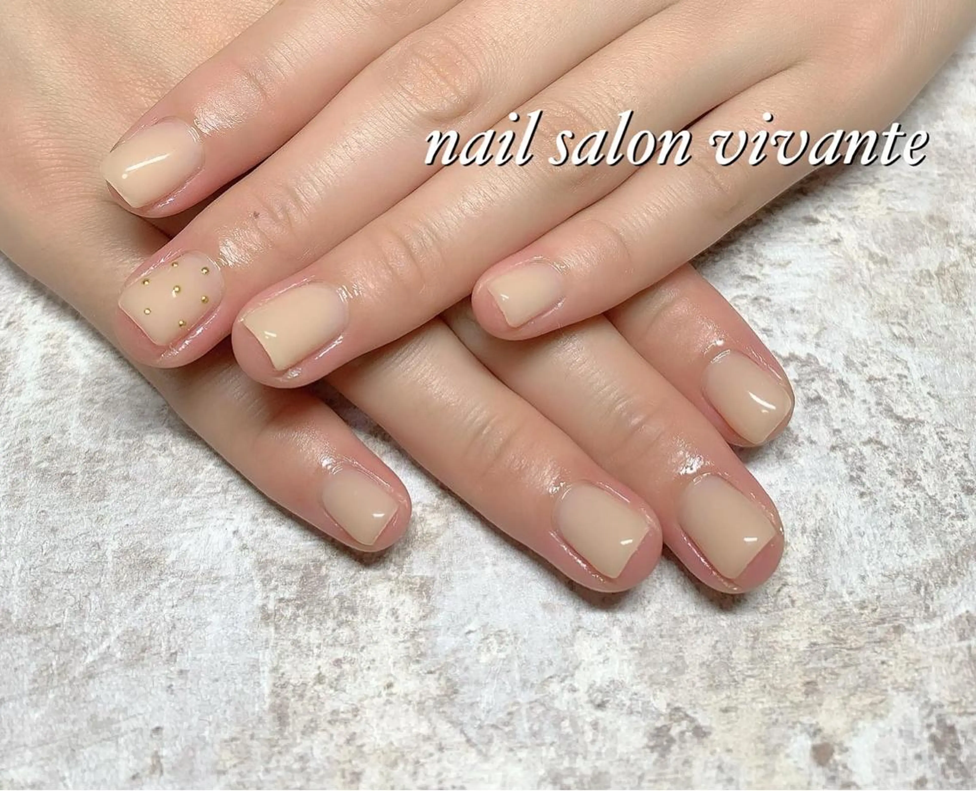ネイル ゴールド ショートネイル シンプルネイル スクエアネイル nail salon vivanteのネイルデザイン