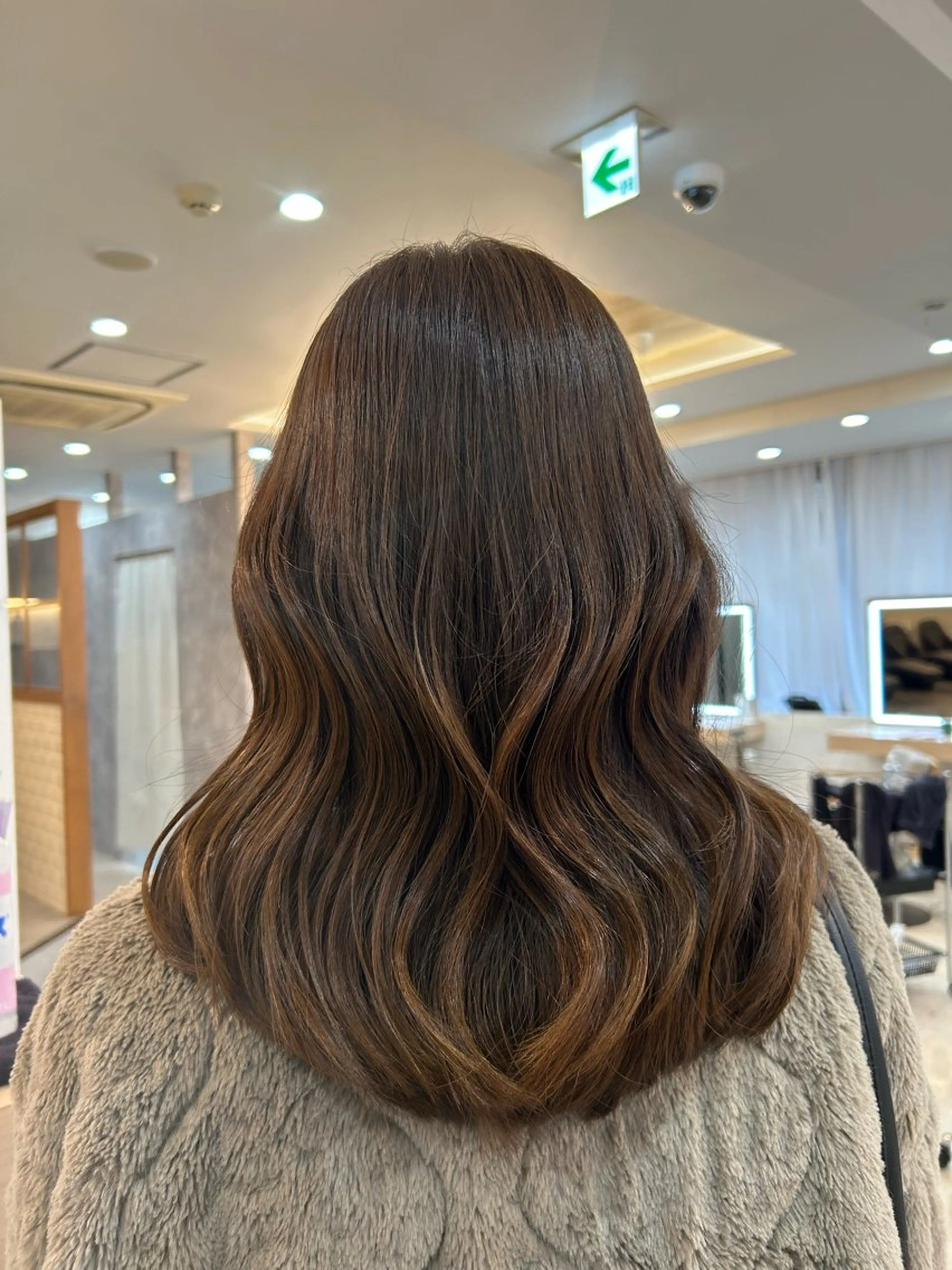 ミディアム カット ヘアカラー メンズ／韓国レイヤー 石田晶人のヘアスタイル