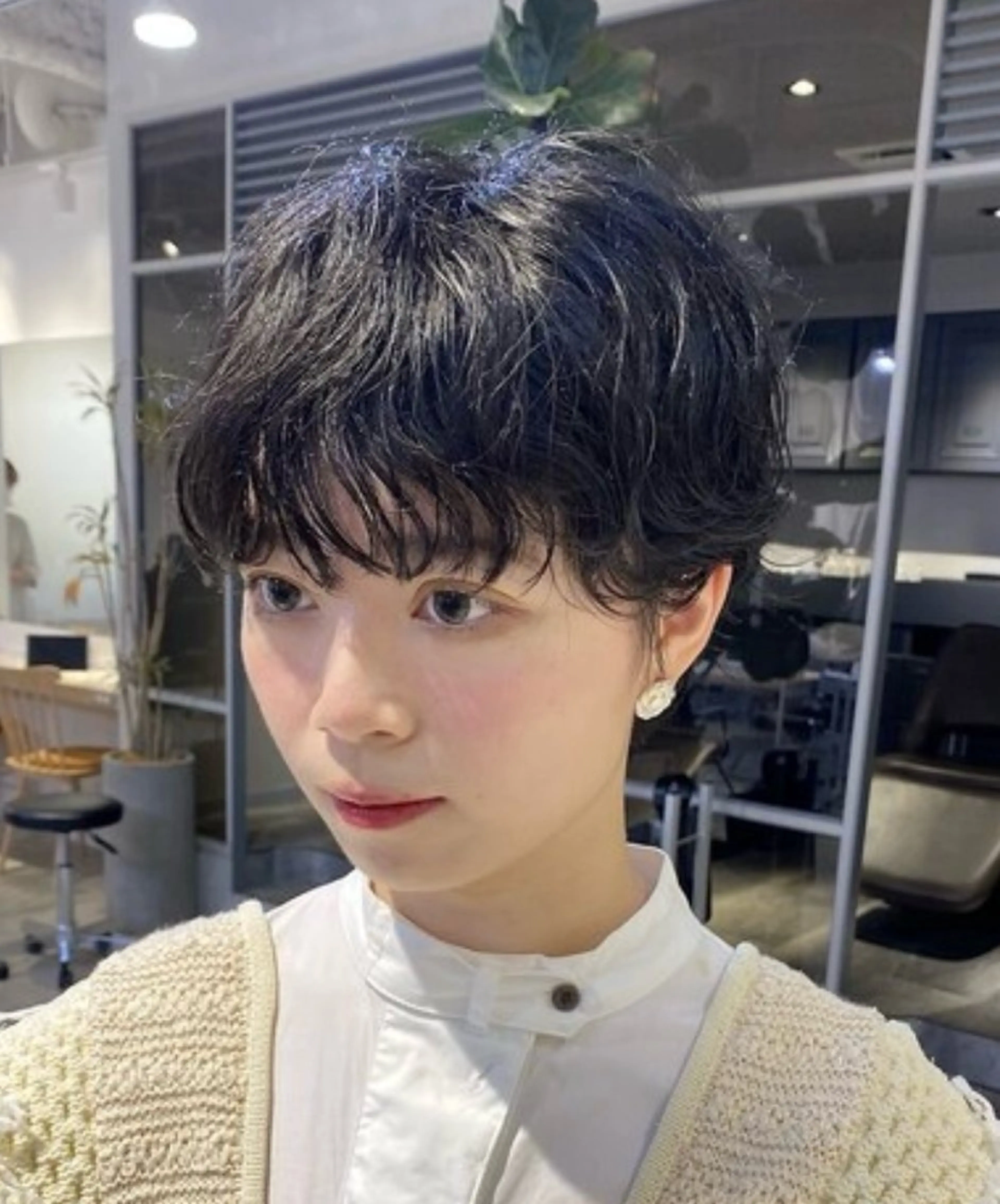 ショート くせ毛 ショートヘア 梨澤 百音のヘアスタイル