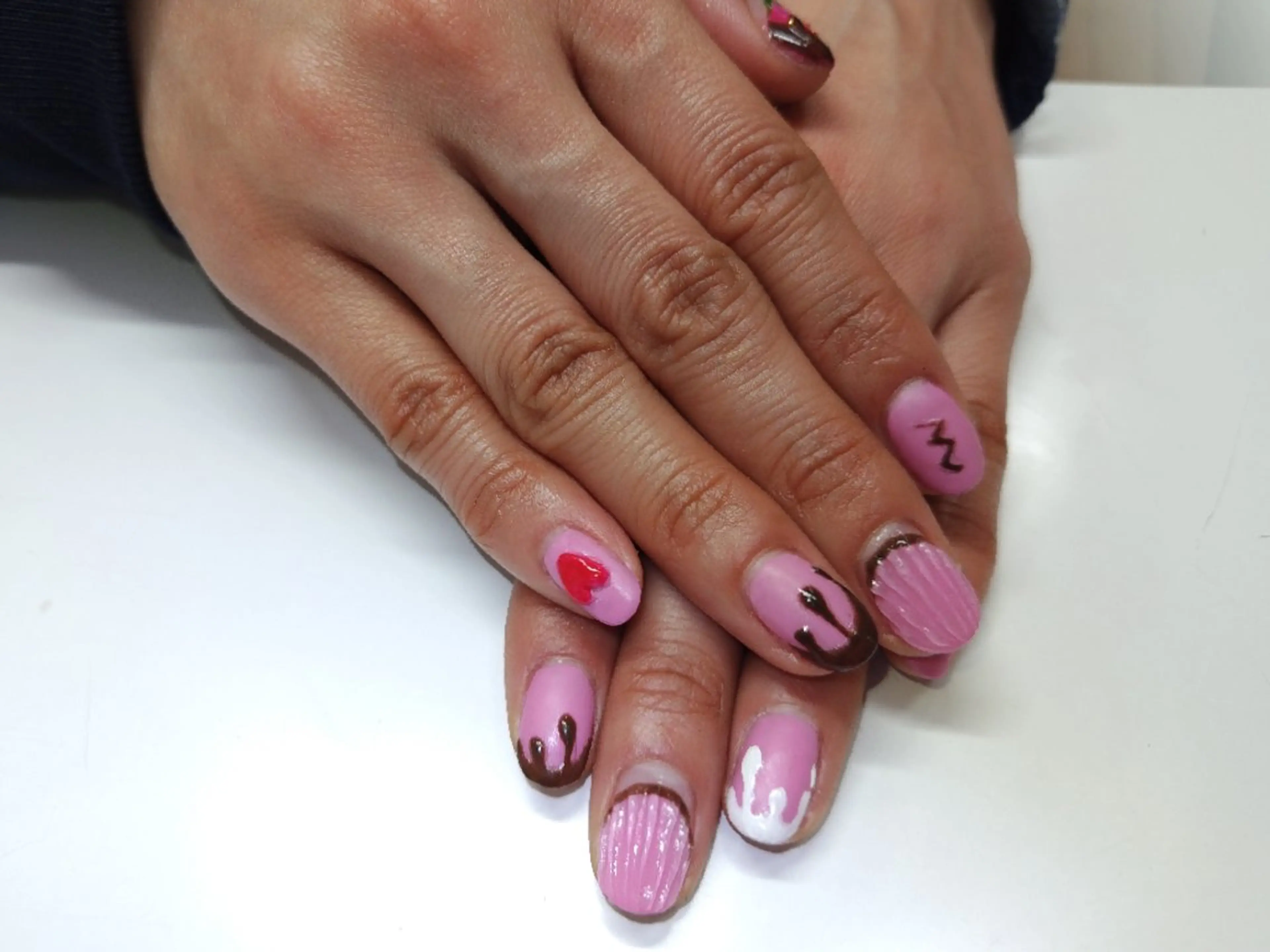 ネイル バレンタイン 黒浜 ちなみのネイルデザイン