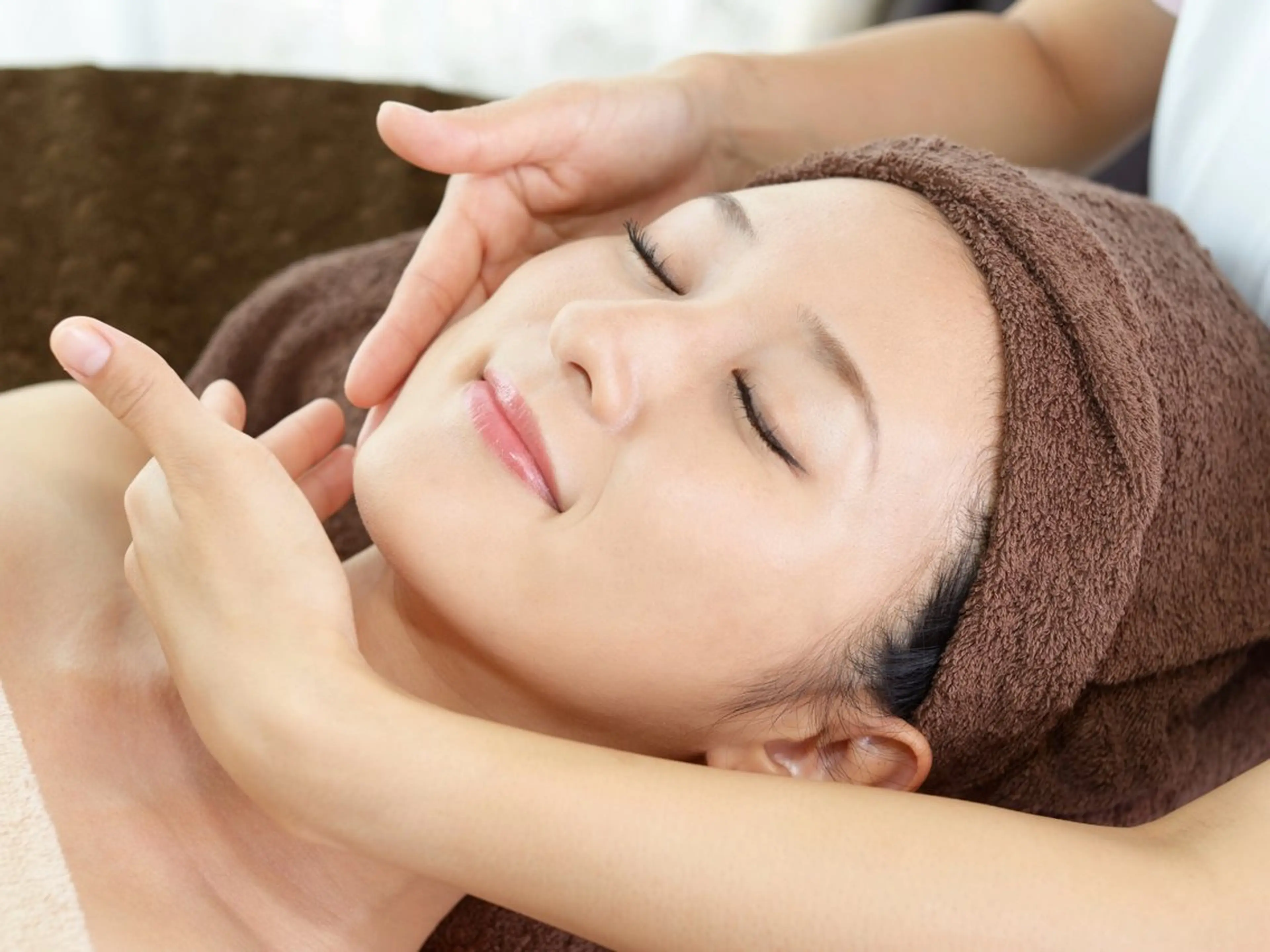 繰り返すニキビ・毛穴 ✨つくば肌質改善専門のエステ・リラクイメージ