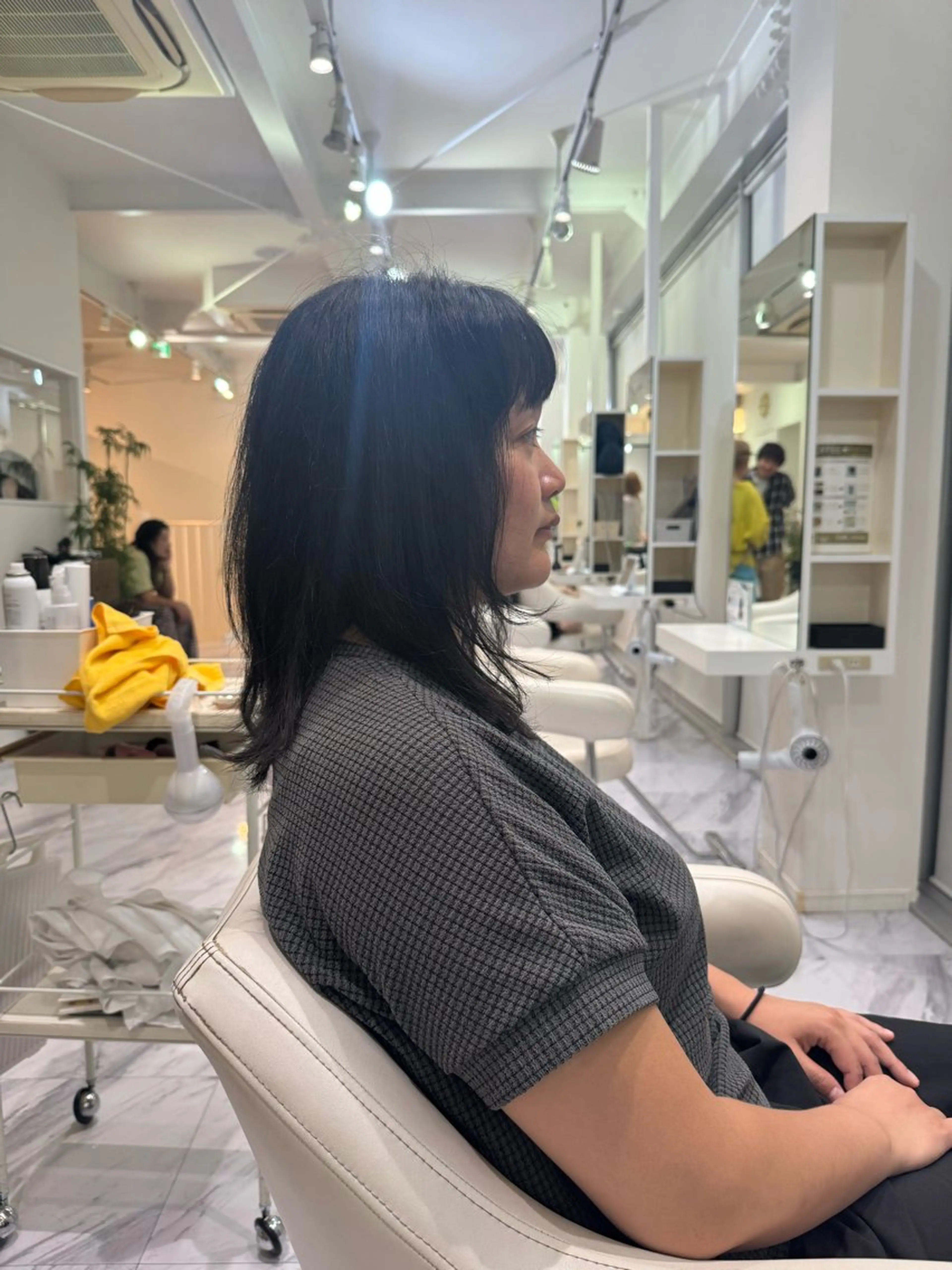 ミディアム 新美 恵里子のヘアスタイル