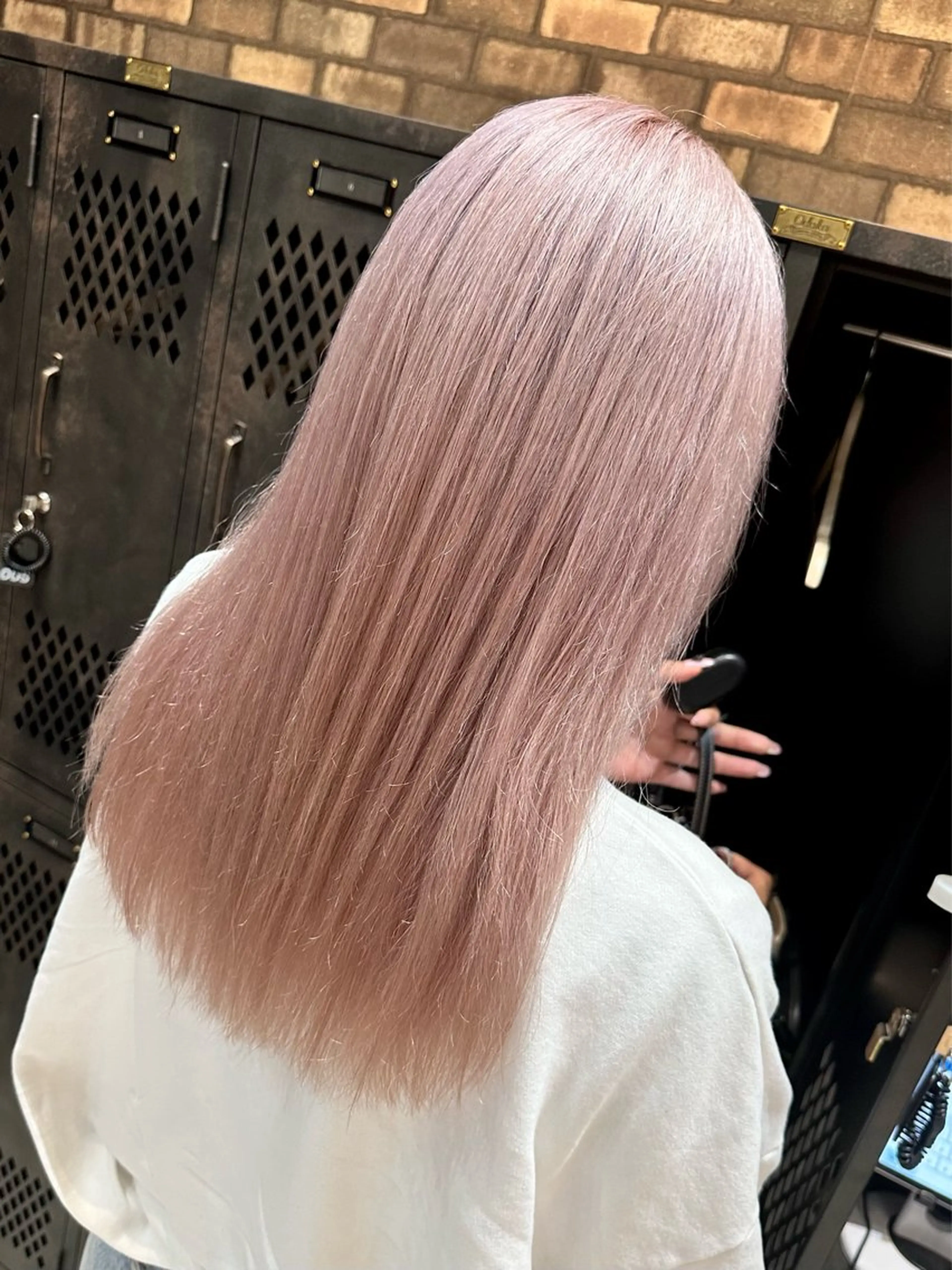 ロング 🔷ブリーチバレイヤ ージュ🔷飯野達也のヘアスタイル