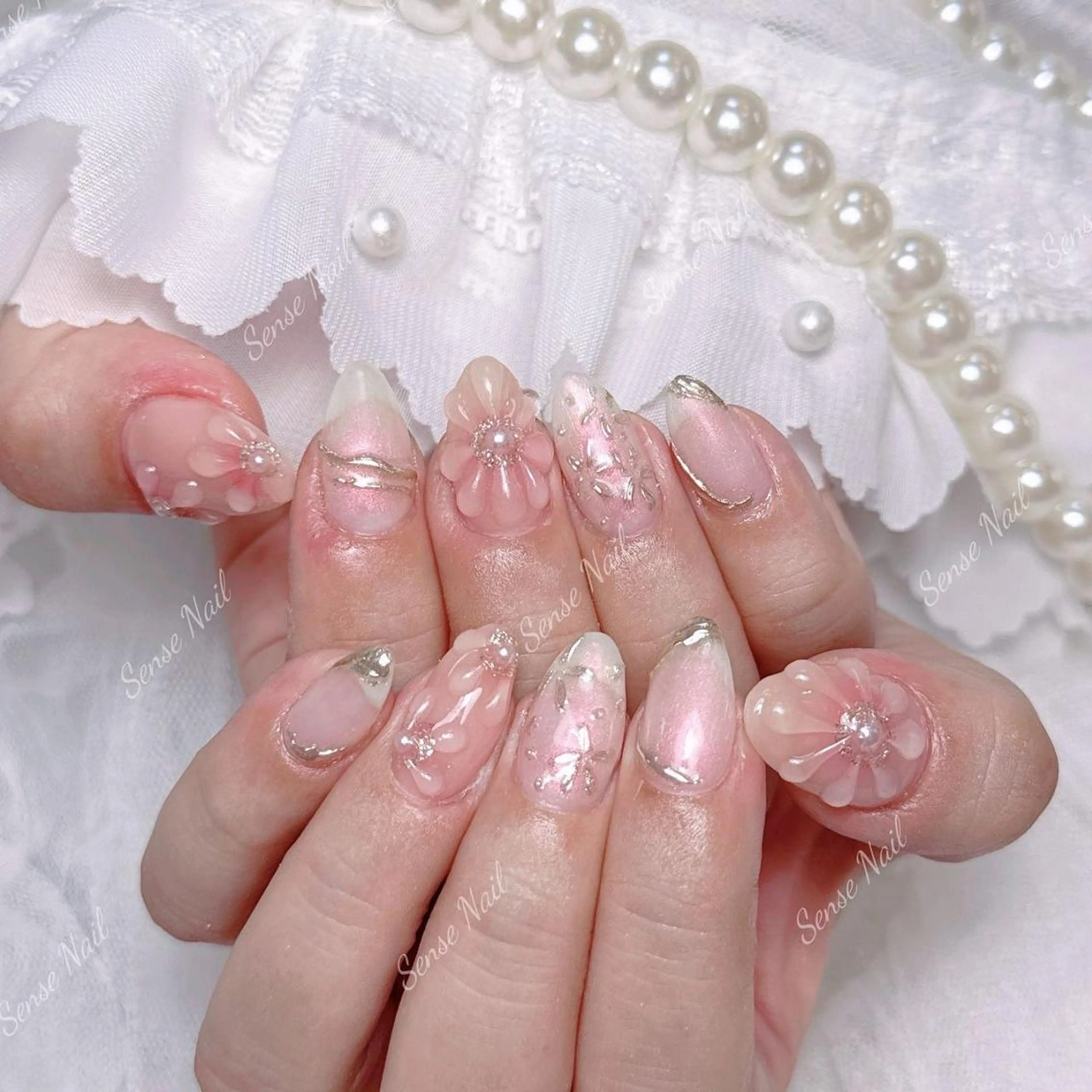 ネイル Queening 🦋のネイルデザイン