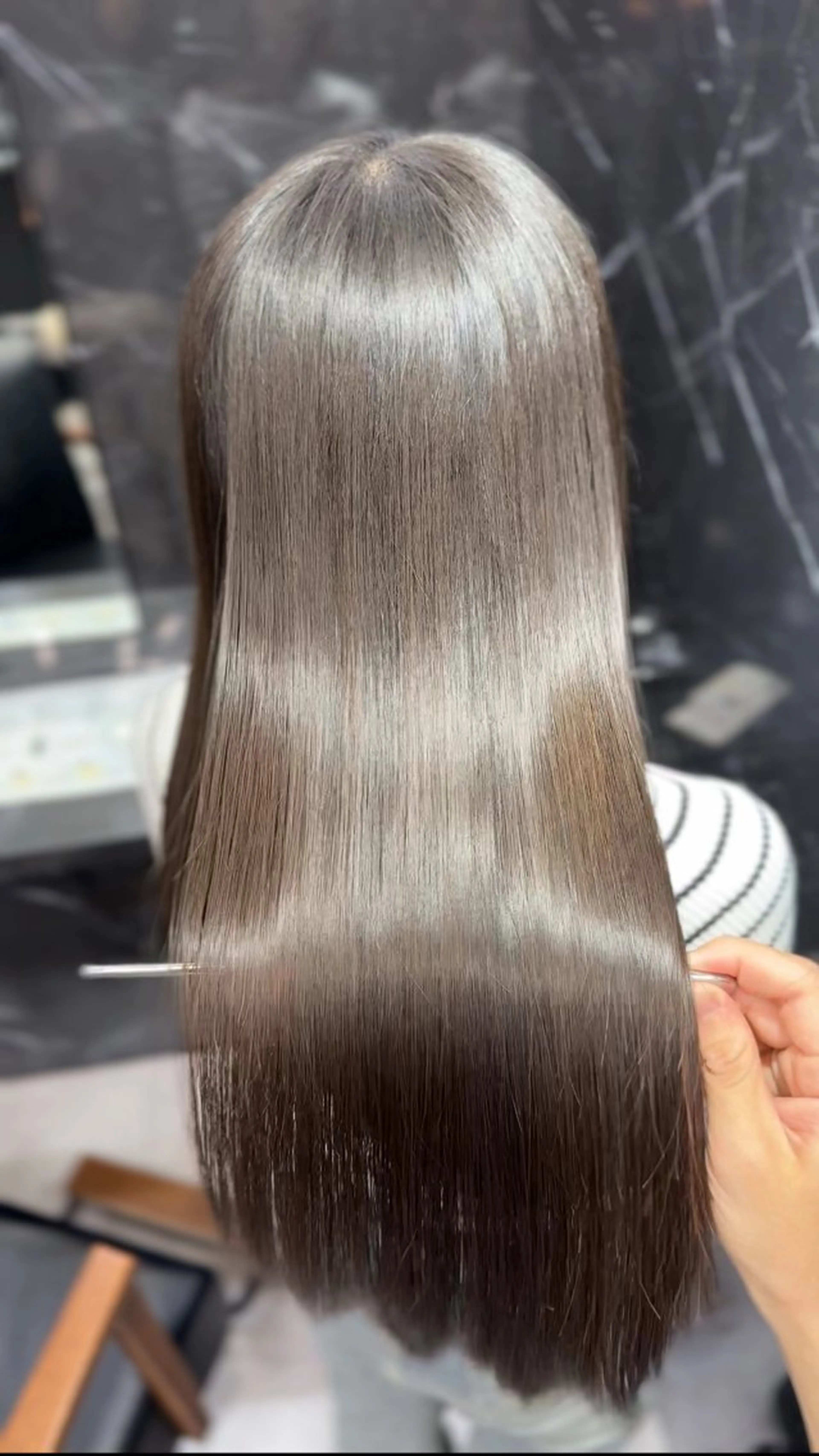 ロング LAGRECE所属・JIN|乾かしただけ 美髪矯正本格髪質改善のヘアスタイル