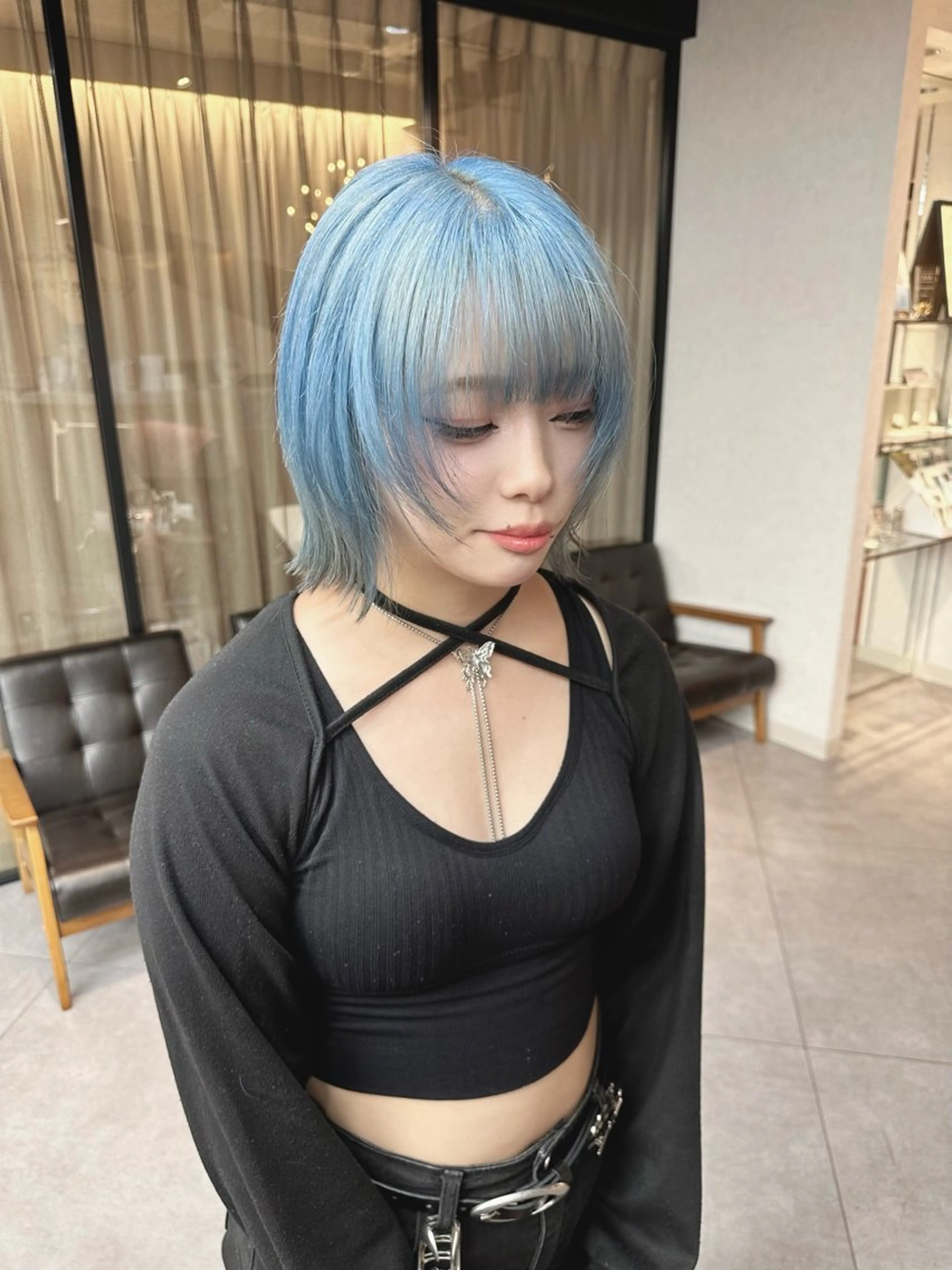 ミディアム カラー ウルフとハイトーン みっちー✂️のヘアスタイル