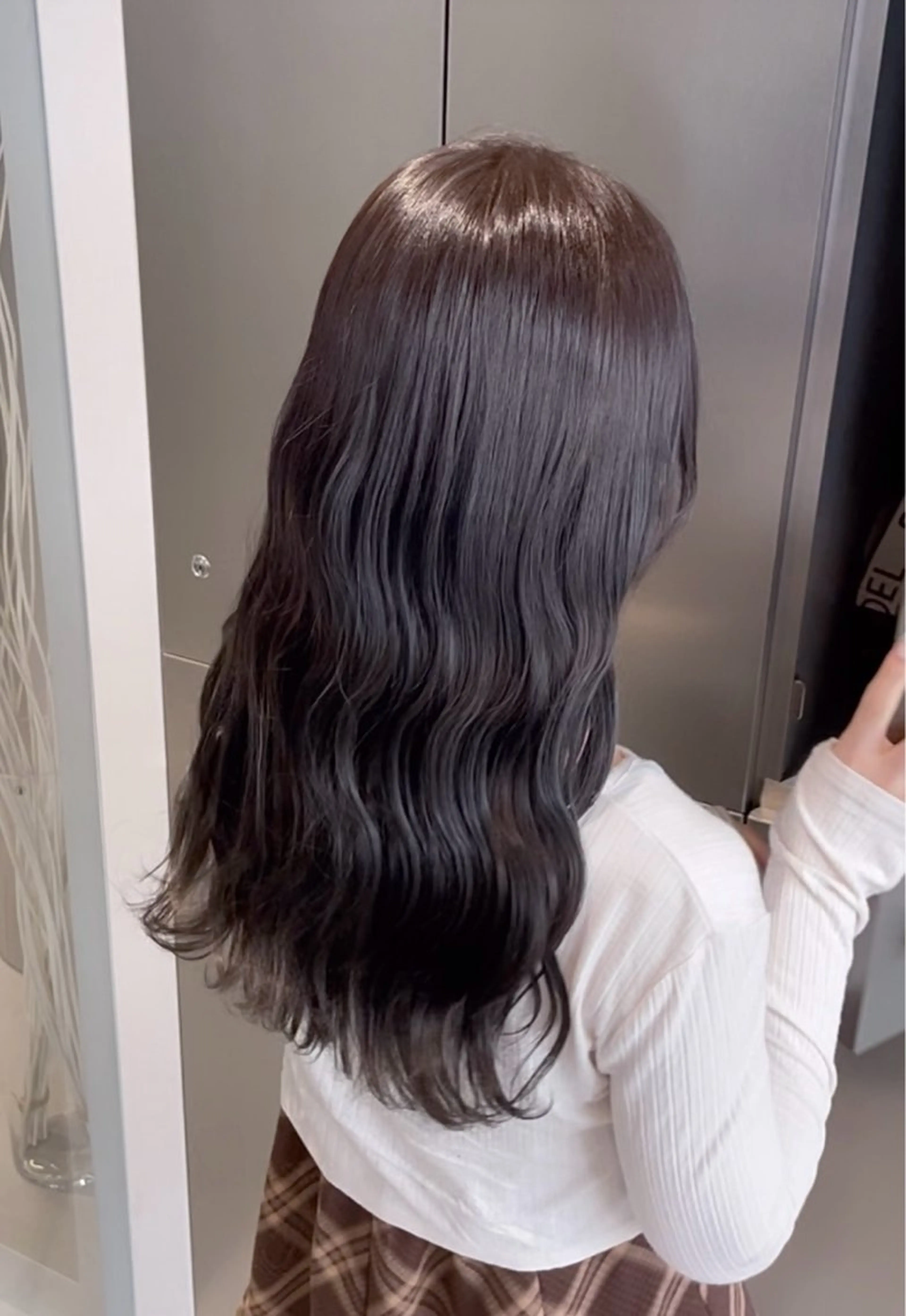 ロング カラー ブリーチ 透明感カラー グレージュ 黒田 優里 🎀🫧のヘアスタイル