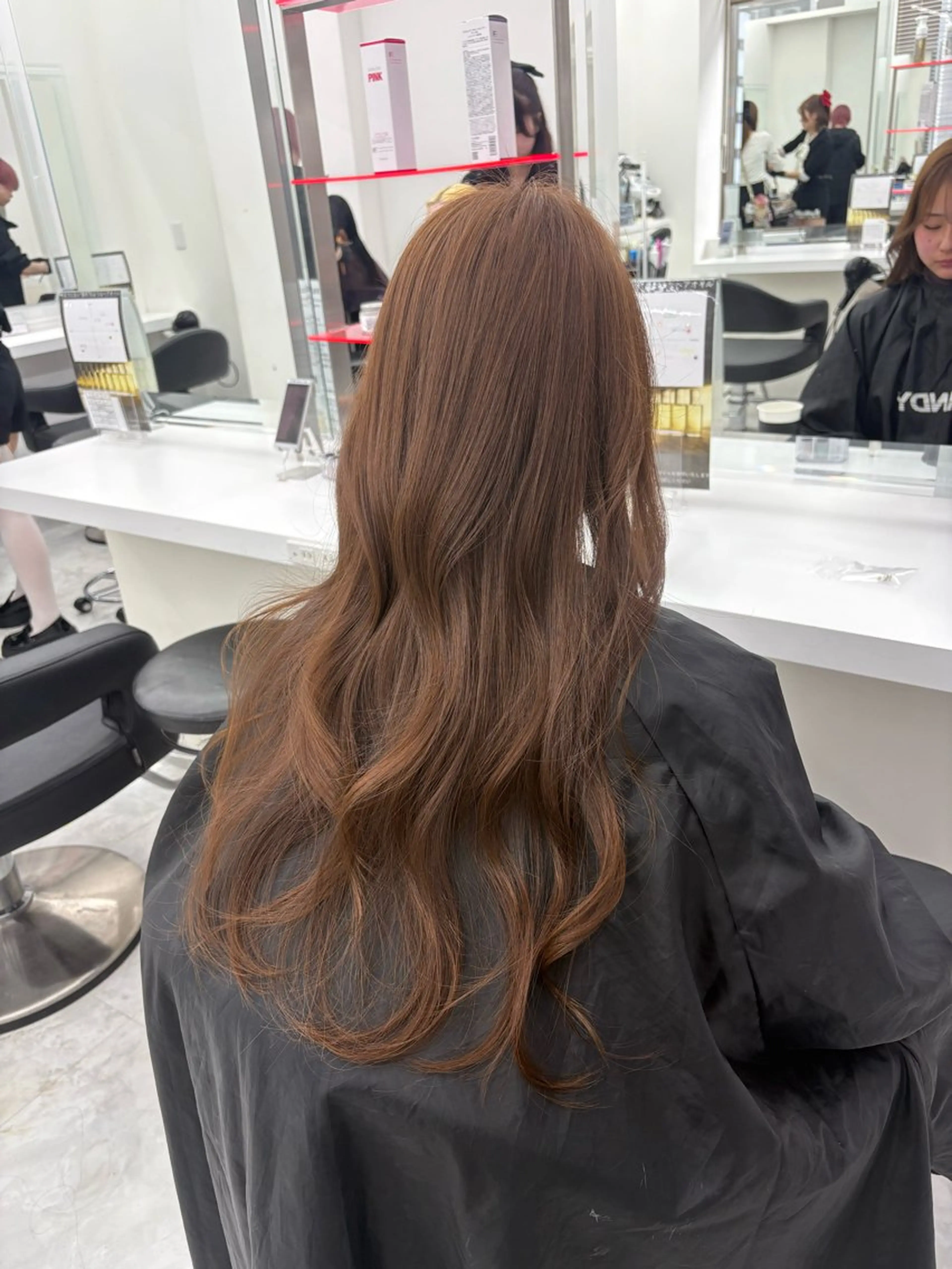 カラー ヘアカラー 透明感ベージュ🤎 ナチュラルレイヤーのヘアスタイル