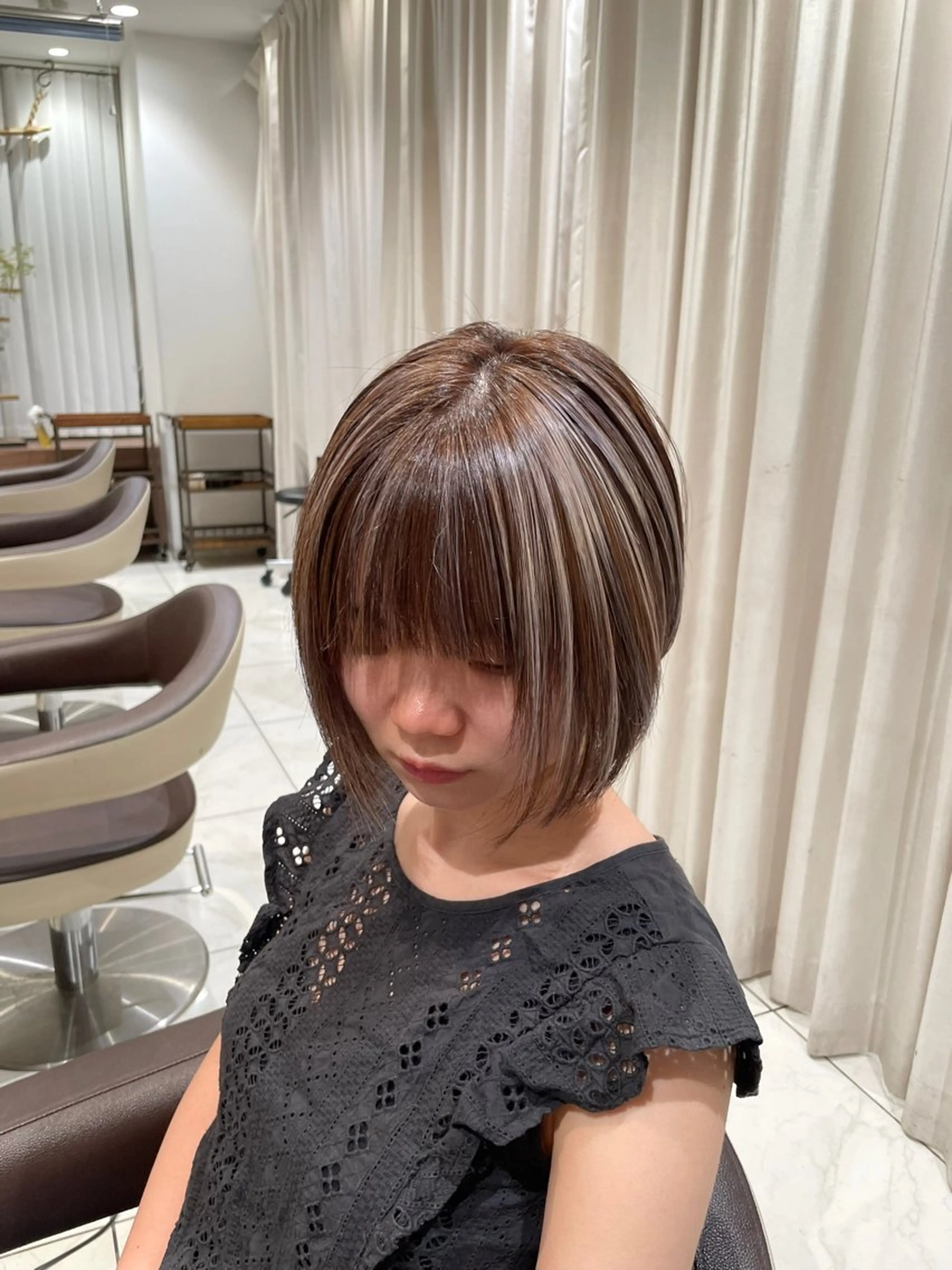 ショート カラー バレイヤージュ ハイライトカラー ハイライト レイヤーカット カット ヘアカラー 🇰🇷韓国ヘア★ 副店長.쿠리타⭐︎のヘアスタイル