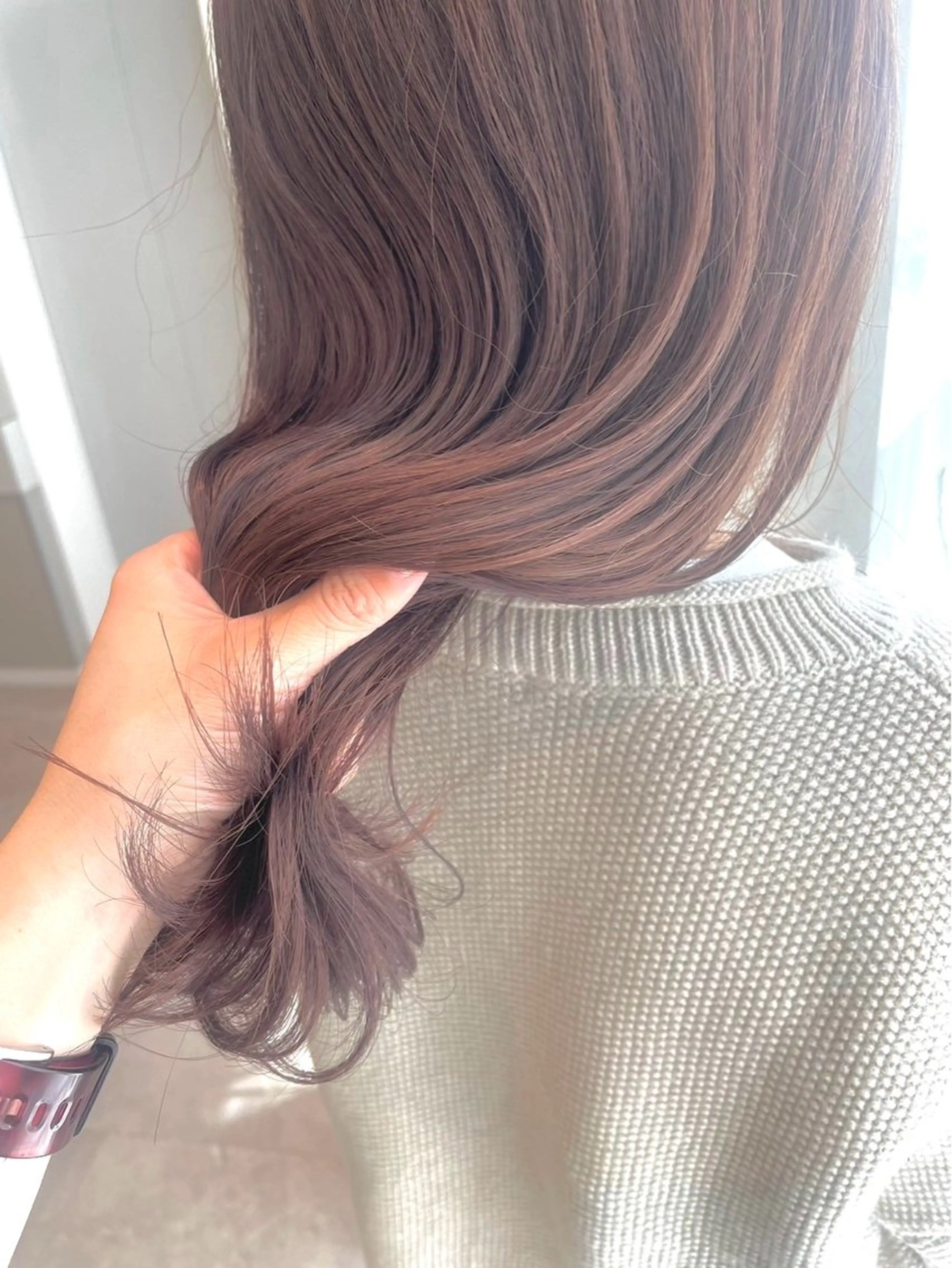 ロング カラー 🌈コテ巻き風パーマ LOHASせいな🌈のヘアスタイル