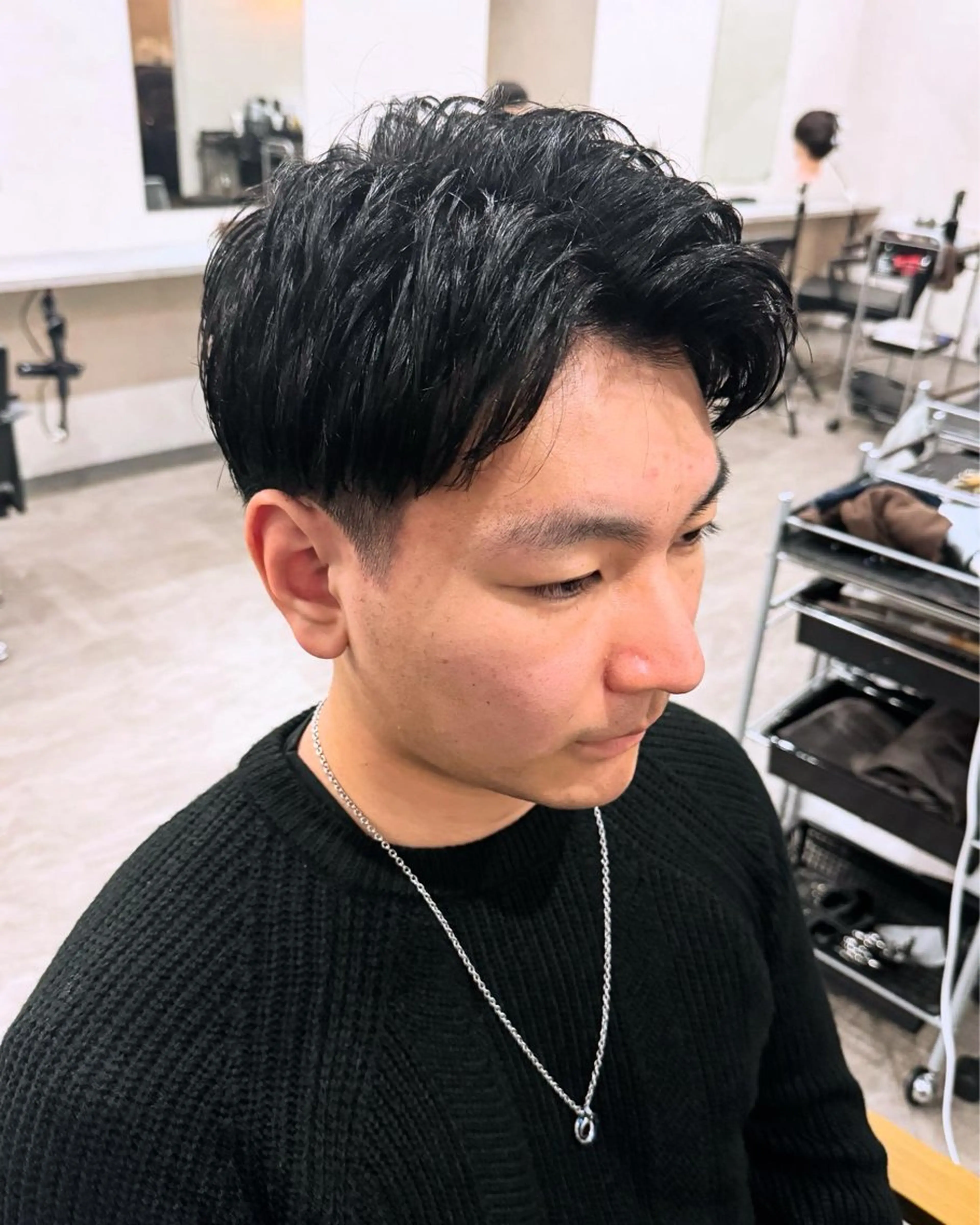 ショート メンズ アップバング カット 鈴木 陸のヘアスタイル