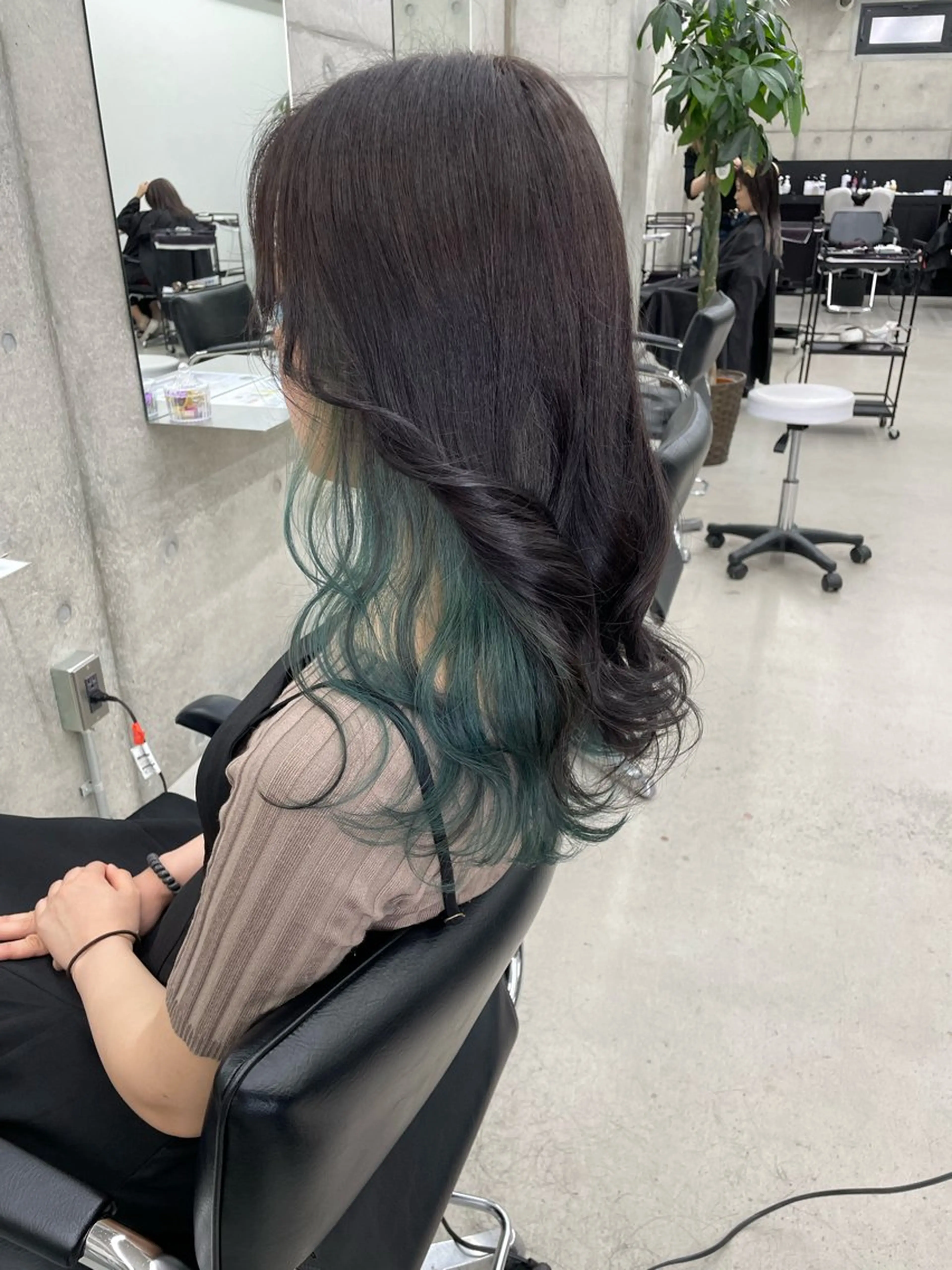 セミロング 手島 カミラのヘアスタイル