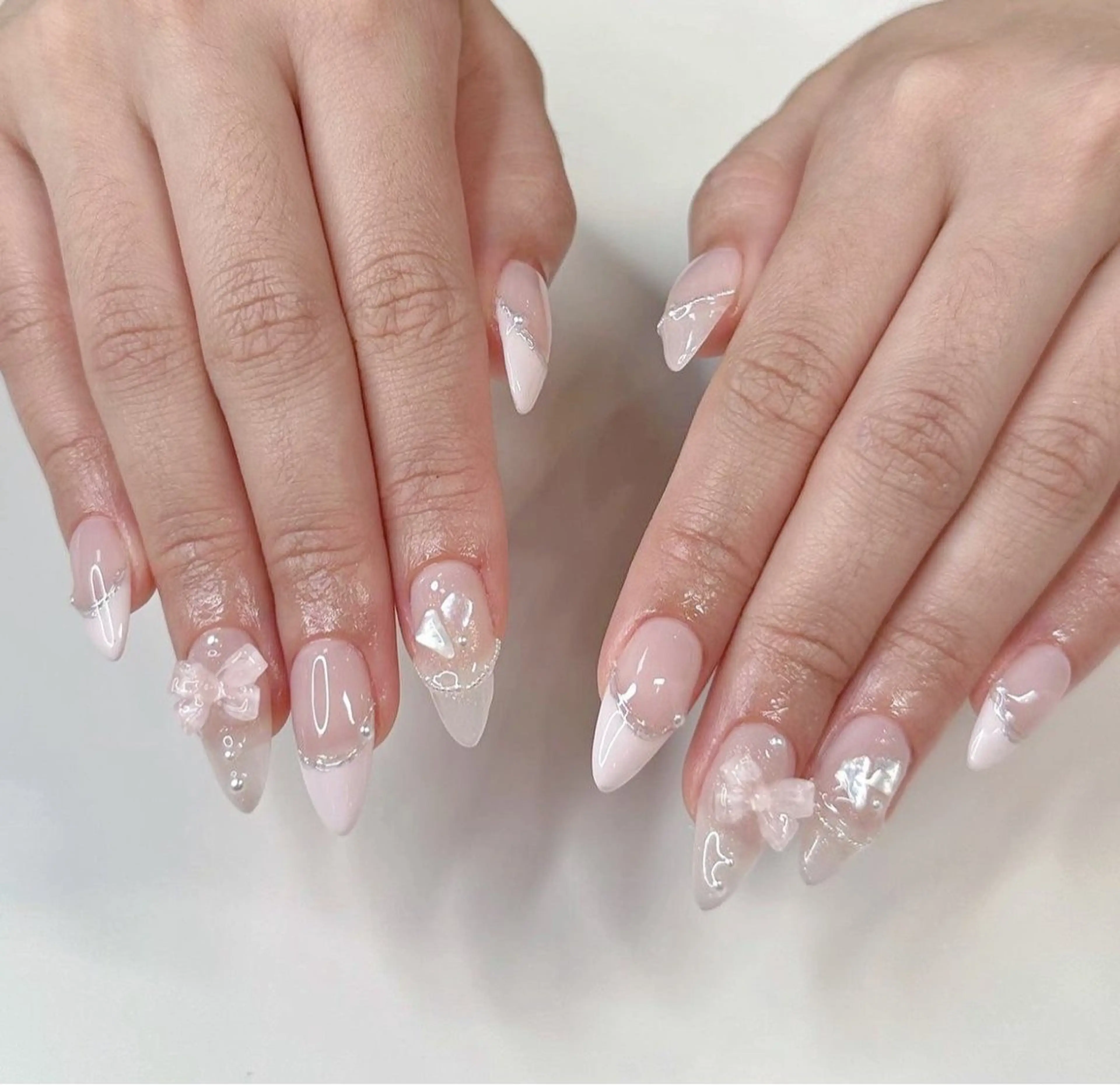 ネイル Shis_🦄shi 韓国風キラキラネイルのネイルデザイン