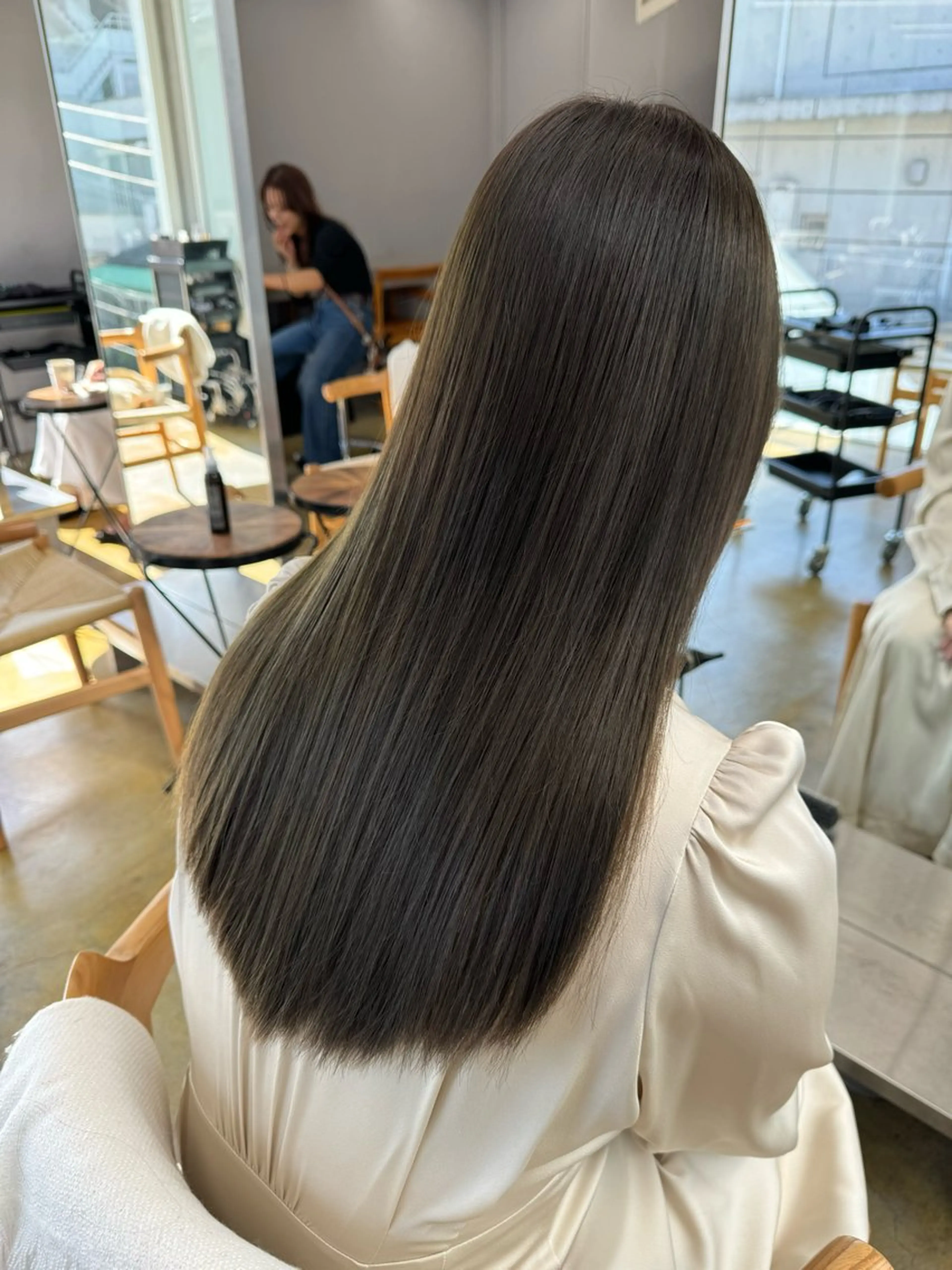 カラー ヘアカラー トリートメント maina/透明感 ベージュ/ブラウンのヘアスタイル