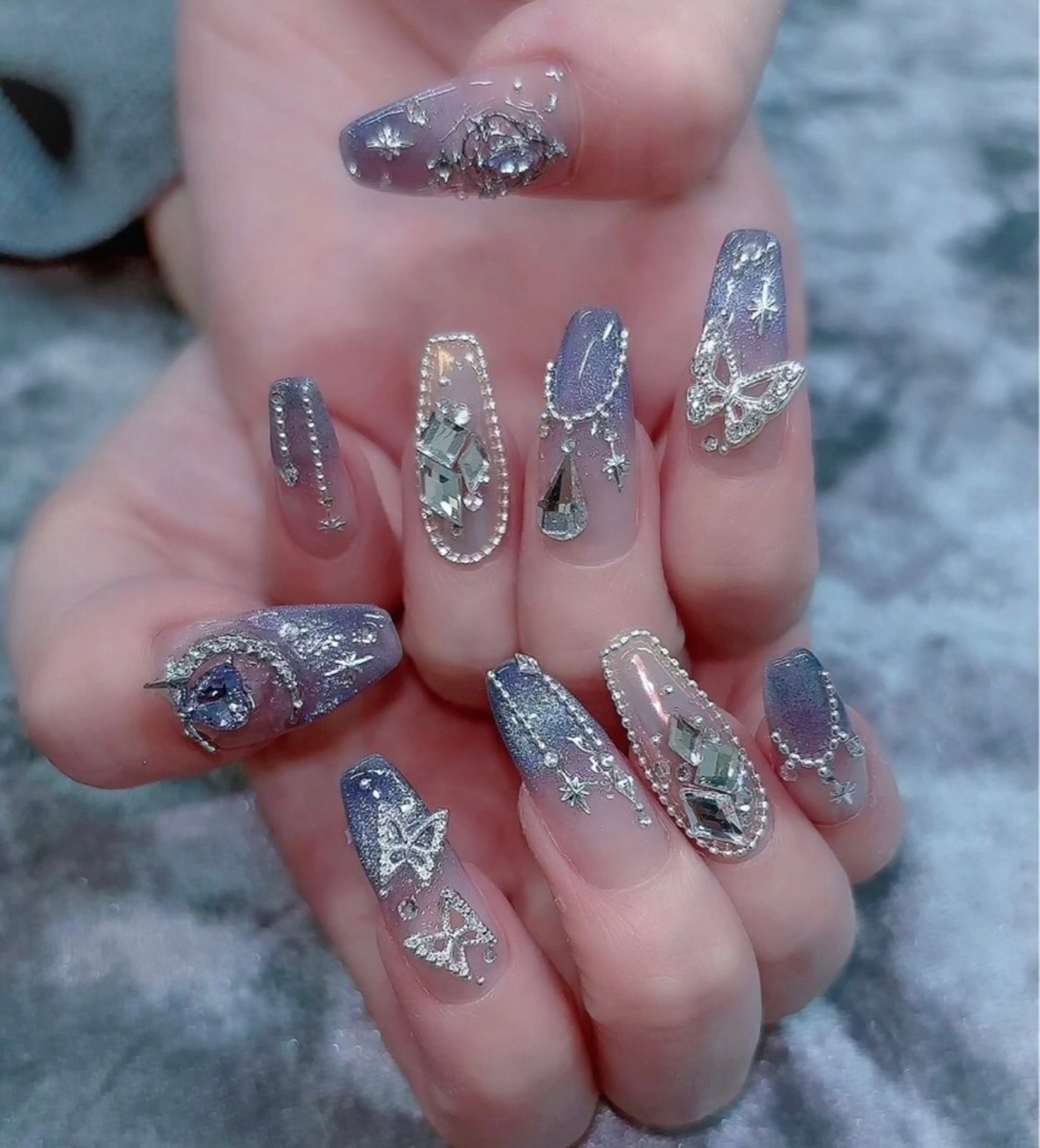 ネイル 長さ出し グラデーション キラキラネイル マグネットネイル ニュアンスネイル ハンドネイル Lee Ainのネイルデザイン