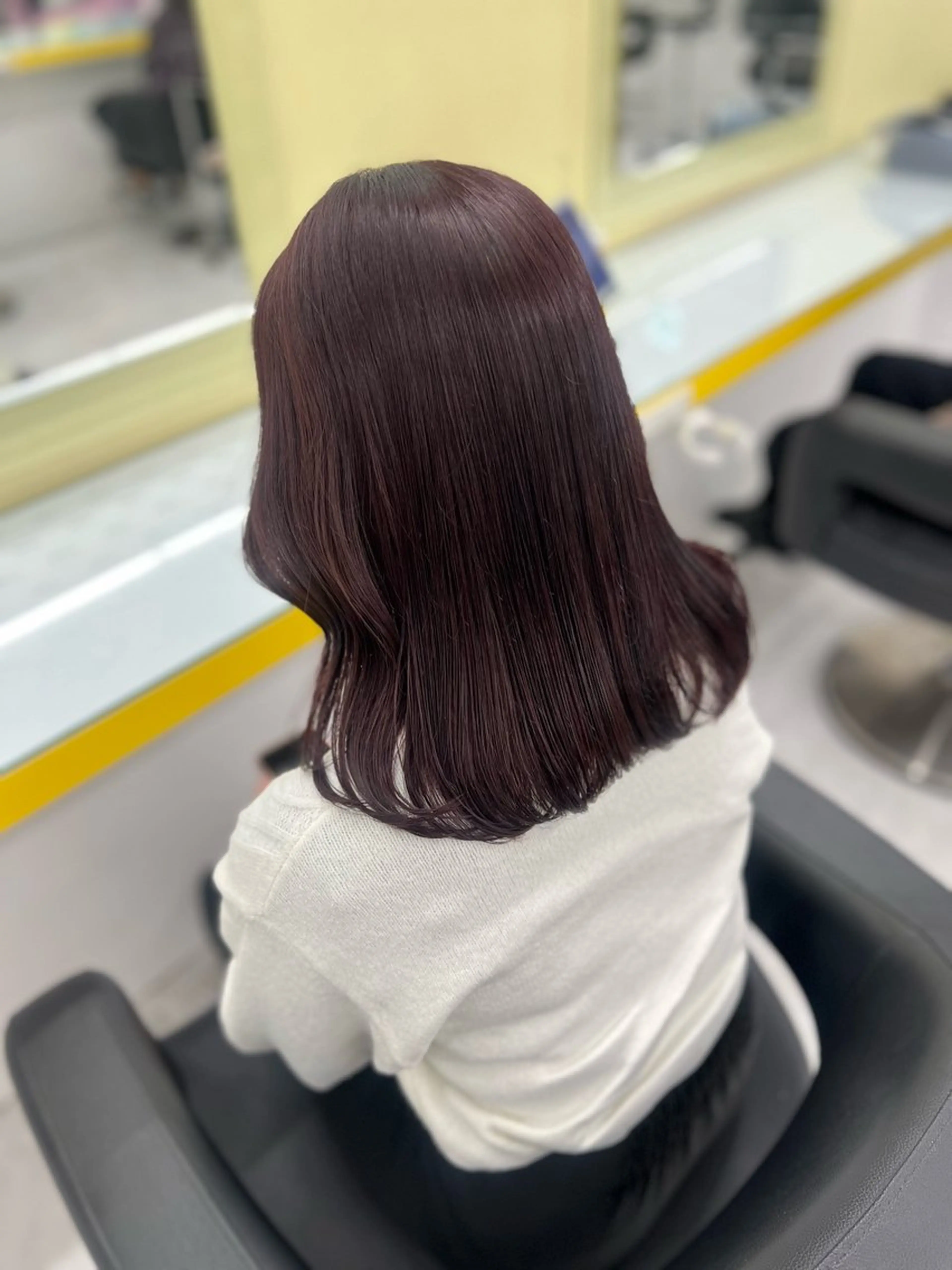 ミディアム カラー ヘアアレンジ ベージュカラー ブリーチ ボルドーカラー ブラウンカラー カシス ヘアカラー 韓流トレンドヘア 🎀RINAKO🎀のヘアスタイル