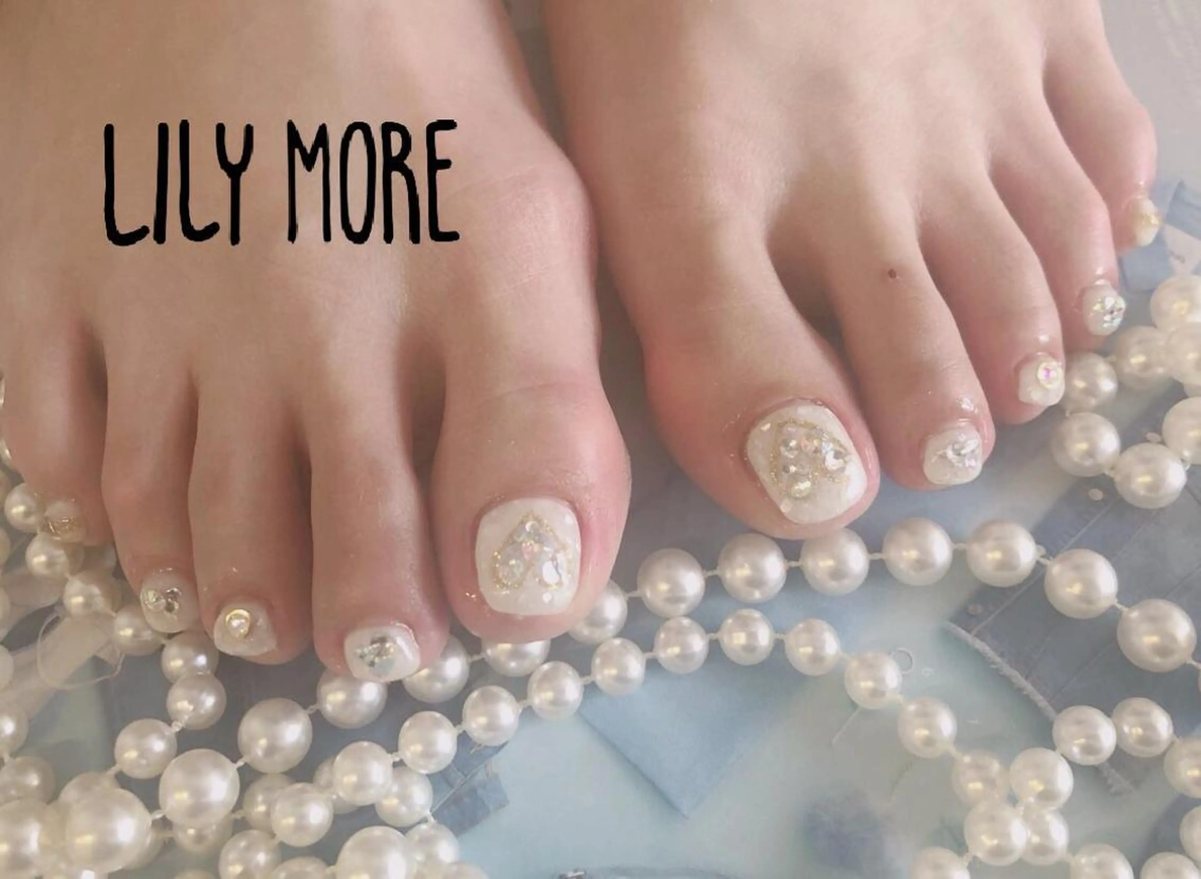 ネイル ホワイト Lily closetのネイルデザイン