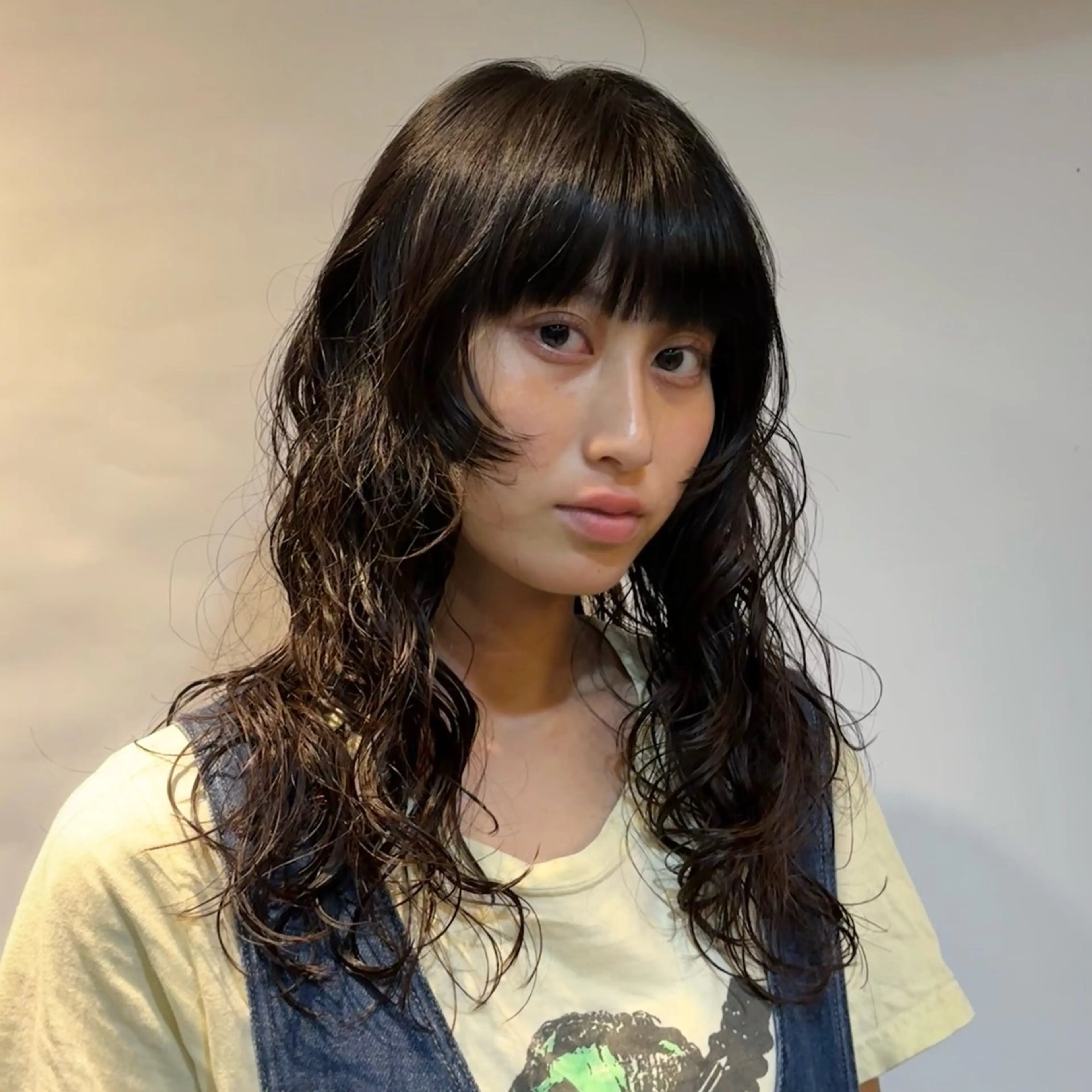 ロング パーマ カット パーマ 林 小桃のヘアスタイル