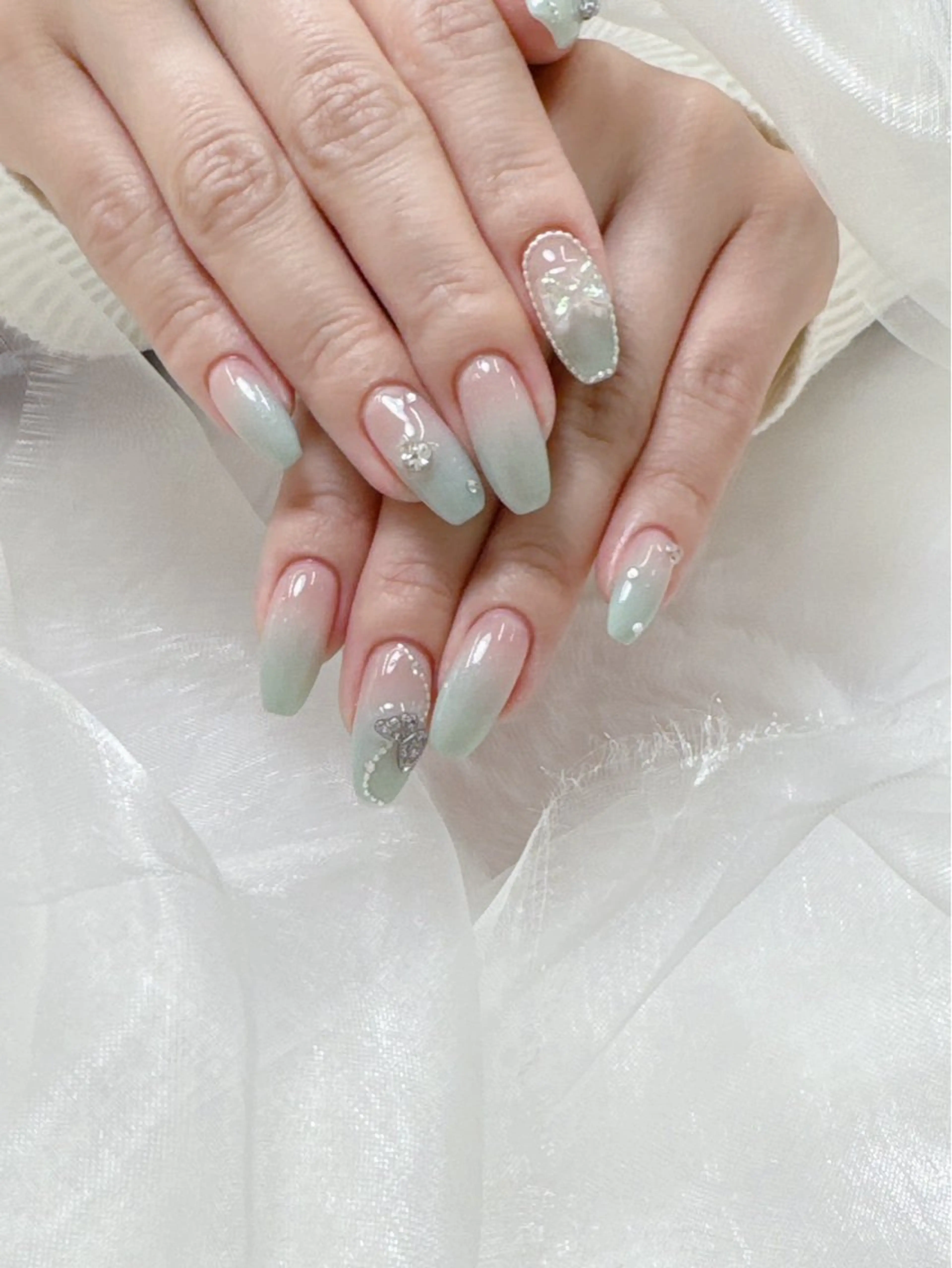 《ハンド》カラーグラデーション🌟オフ有りの写真