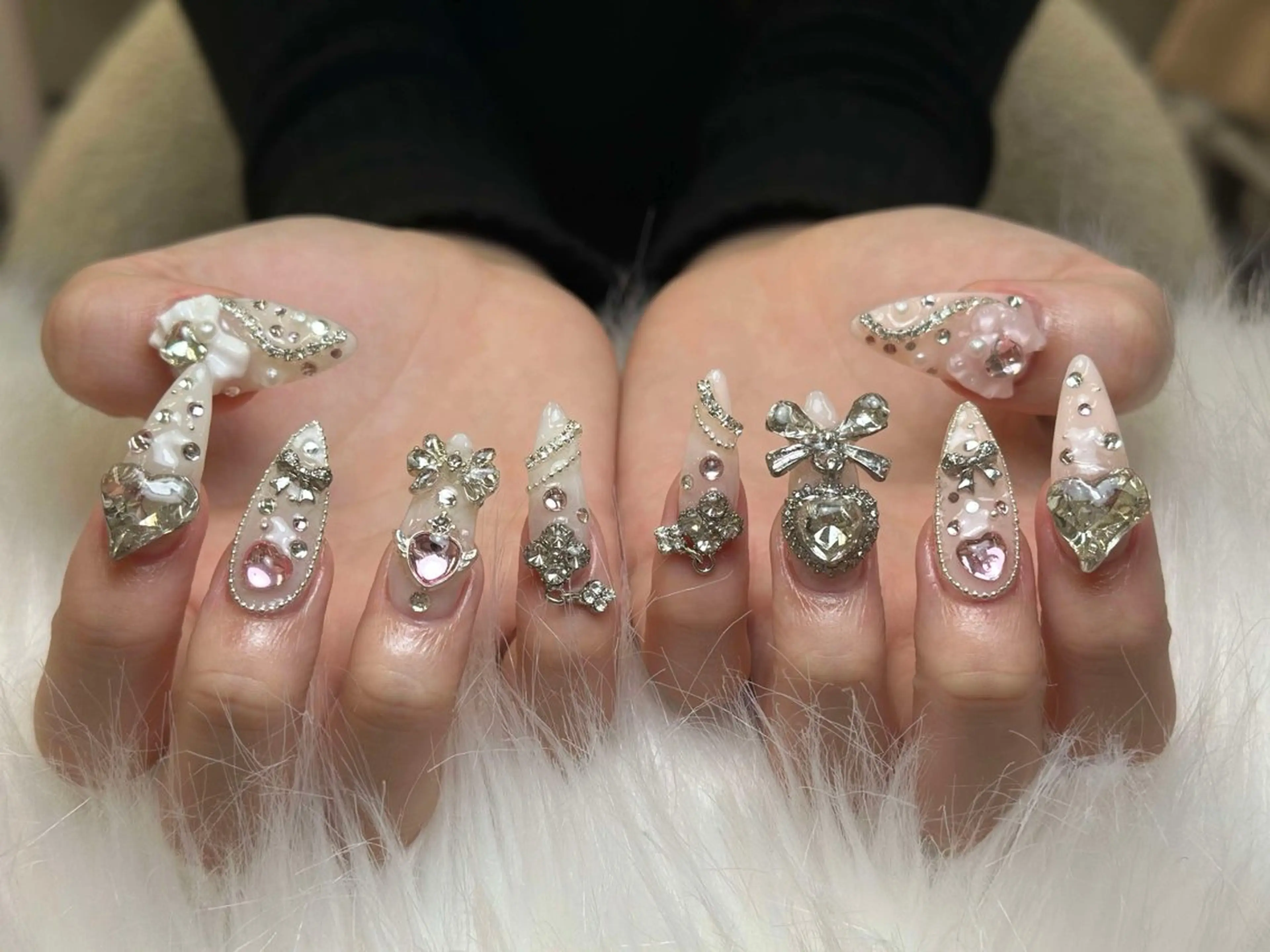 ネイル グラデーション キラキラネイル ワンカラーネイル 冬ネイル Jenn Nail Salonのネイルデザイン