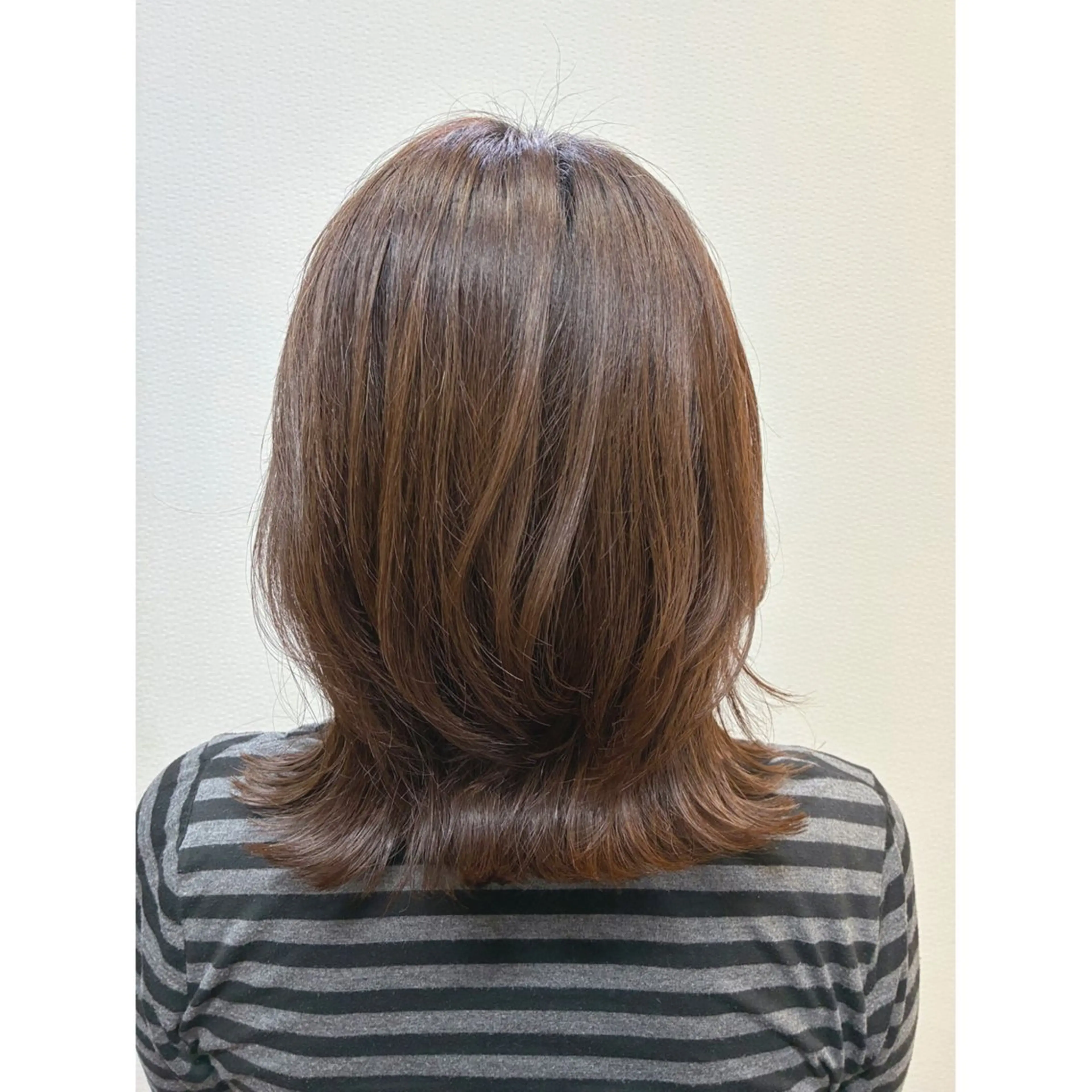 ミディアム 🪞Kana｜透明感 カラー × 髪質改善のヘアスタイル