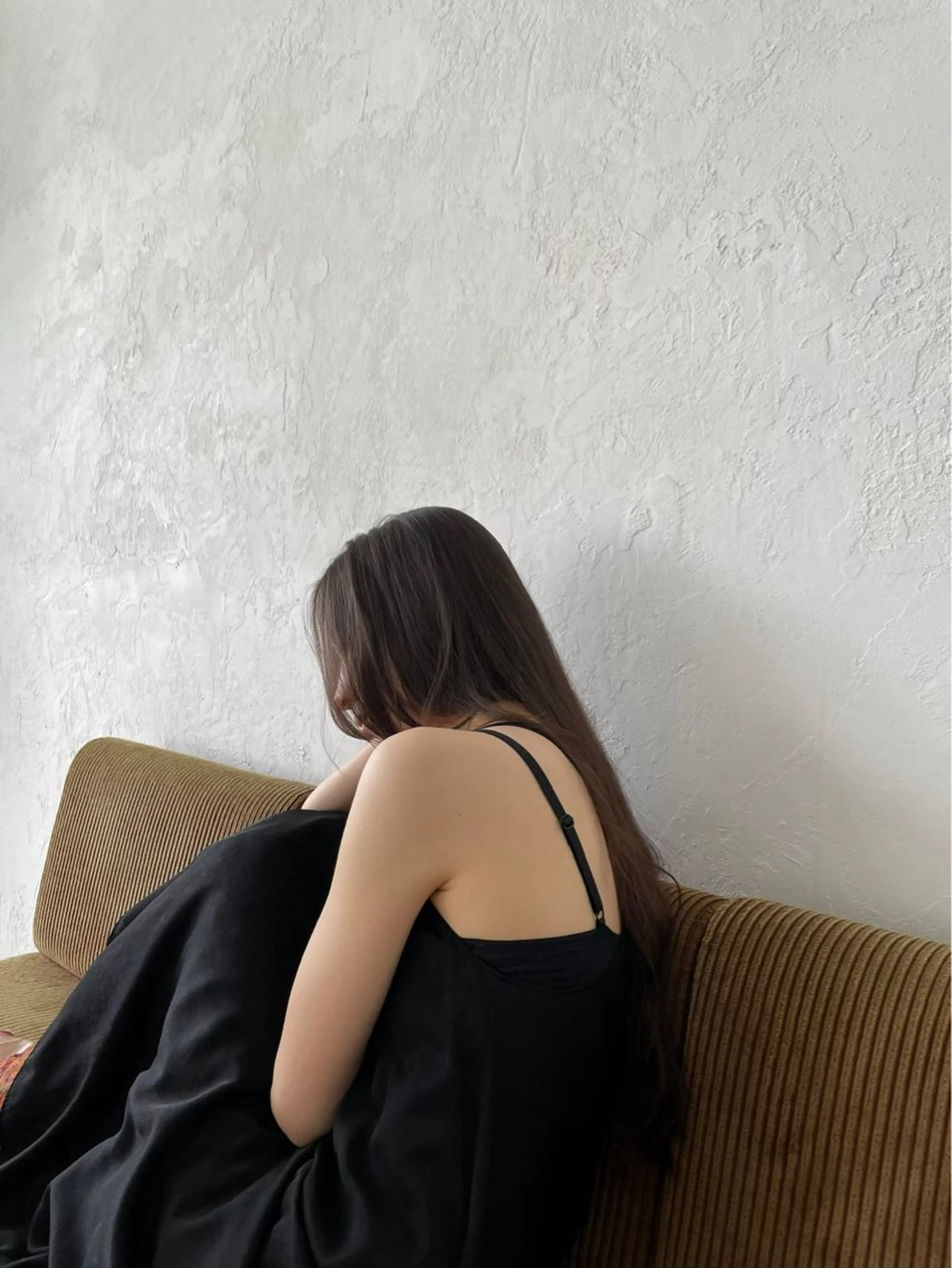 ロング カラー ブラウンカラー くすみブラウン 透明感カラー/顔周り レイヤー/髪質改善のヘアスタイル