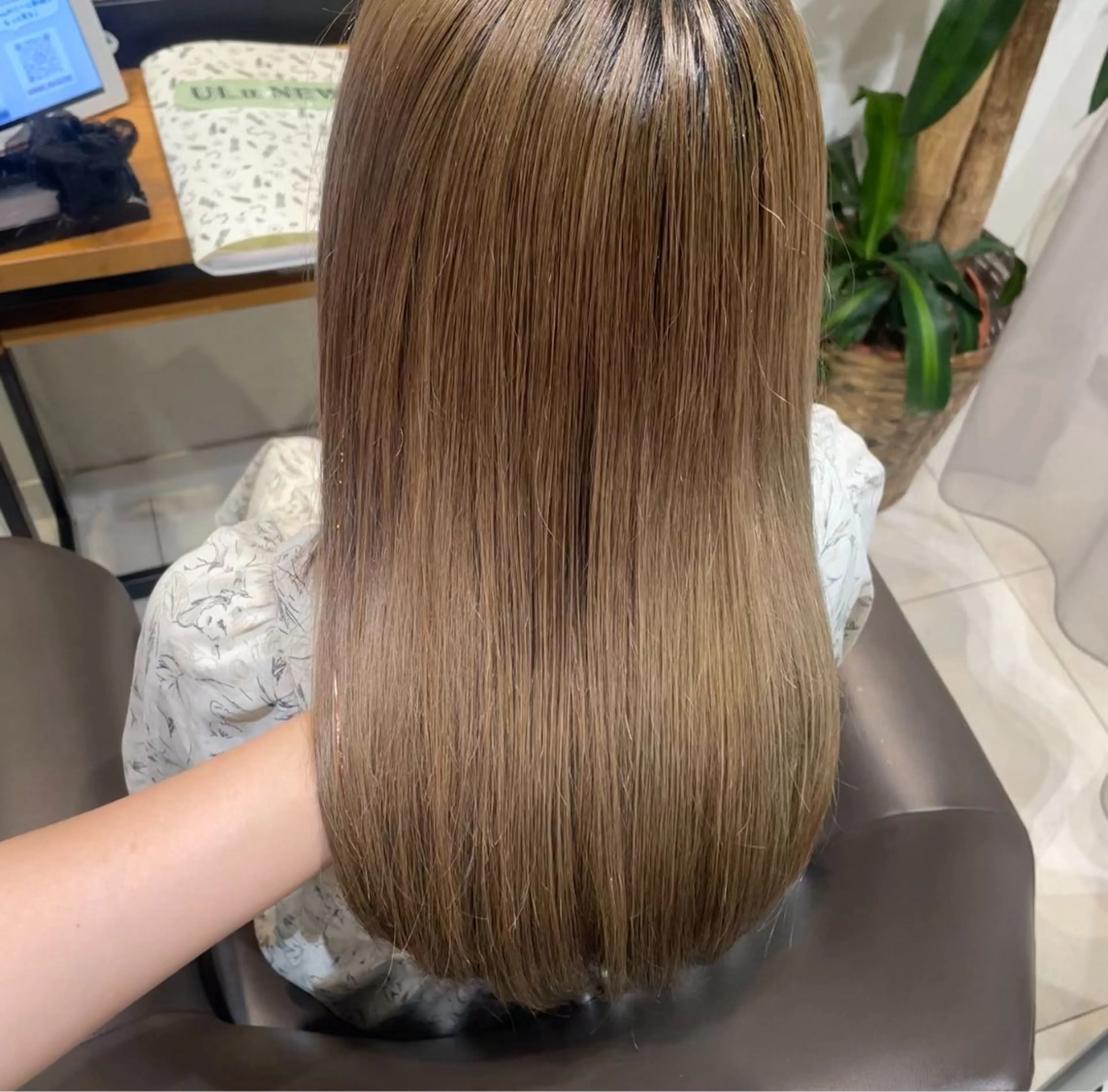 セミロング トリートメント ハルカ/暖色カラー/ ダブルカラーのヘアスタイル