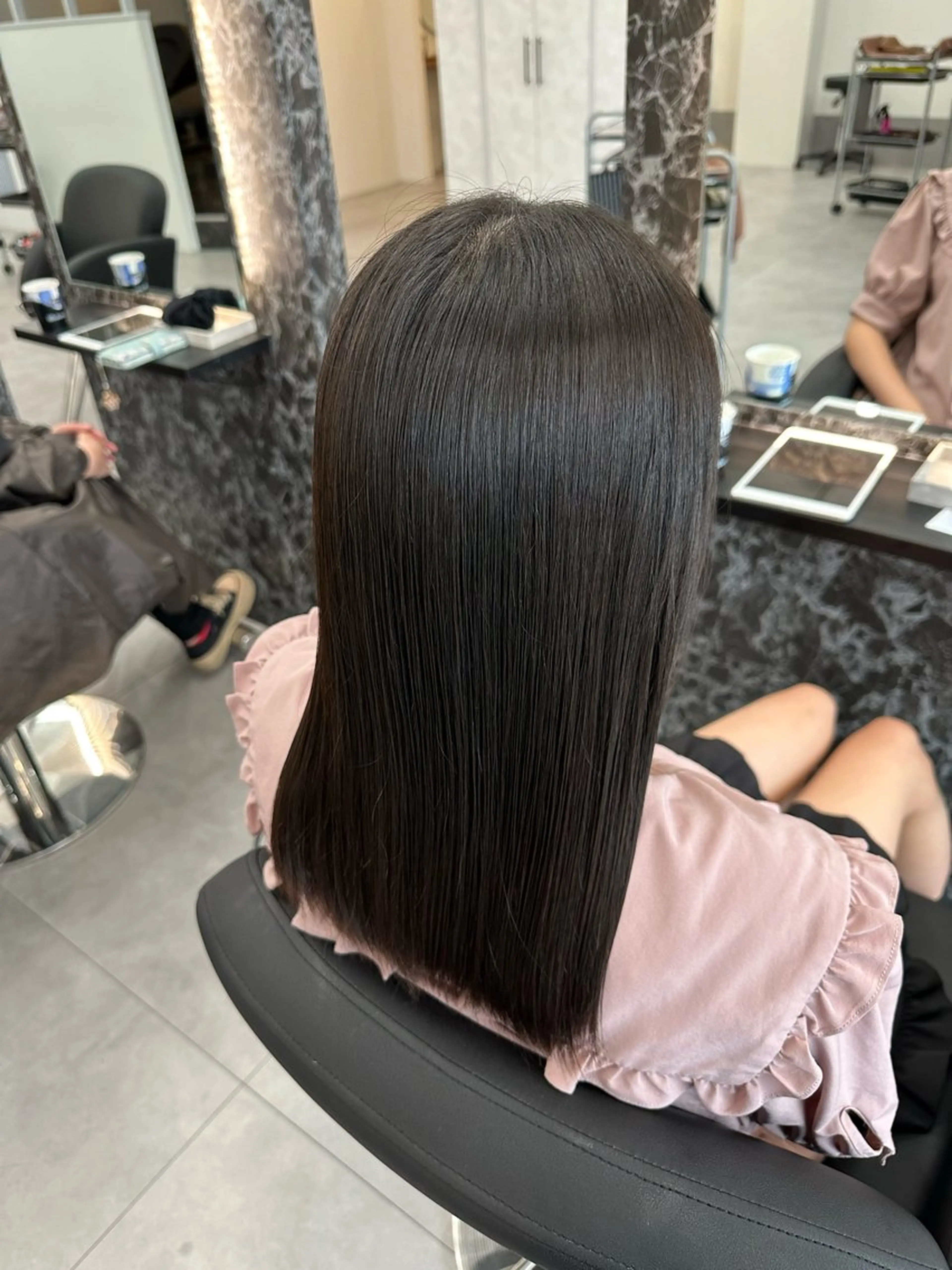 セミロング カット 縮毛矯正 トリートメント 大日方 祐介のヘアスタイル