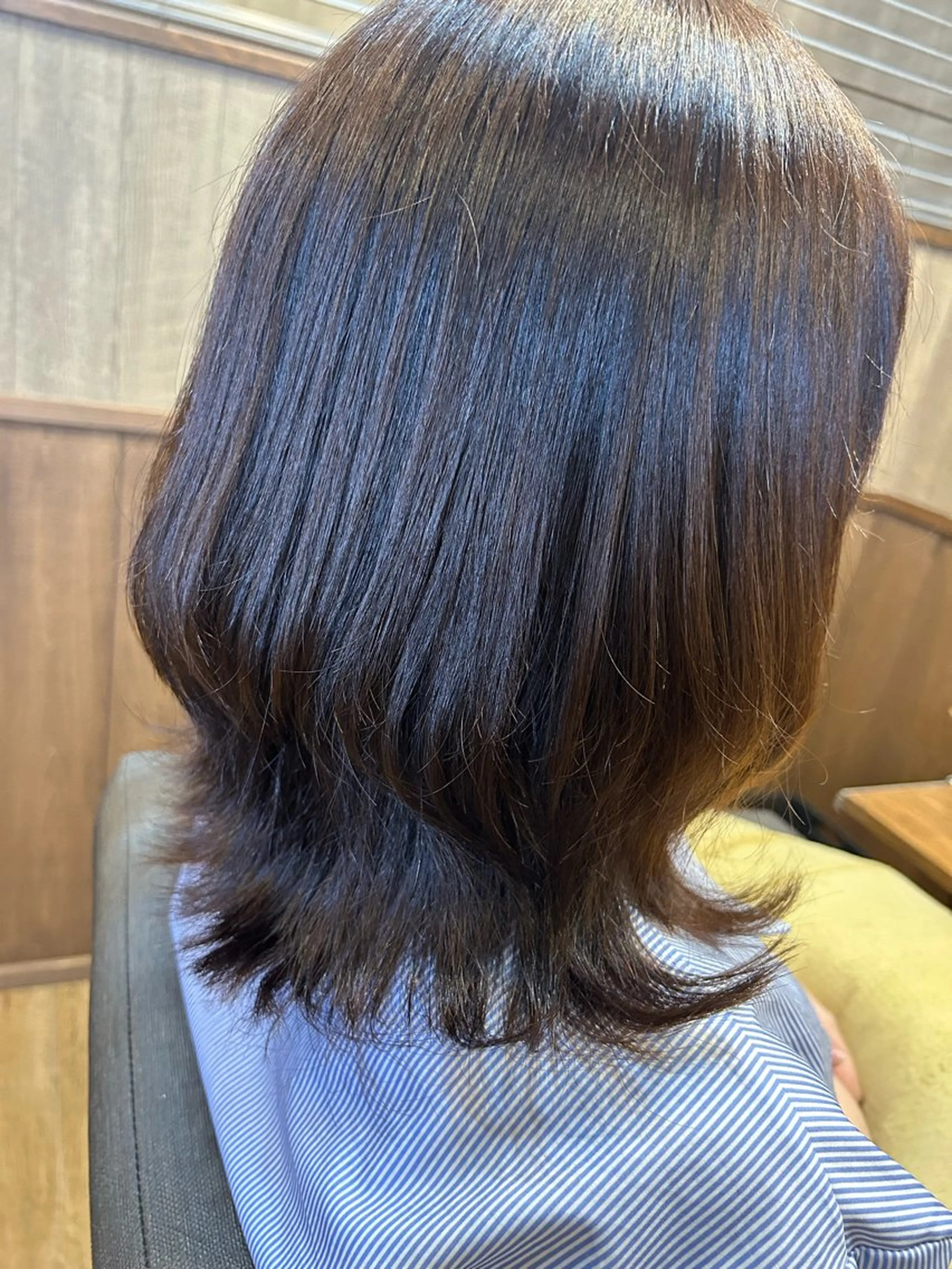 ミディアム くびれヘア くびれレイヤー レイヤーカット 渡邊 憩のヘアスタイル