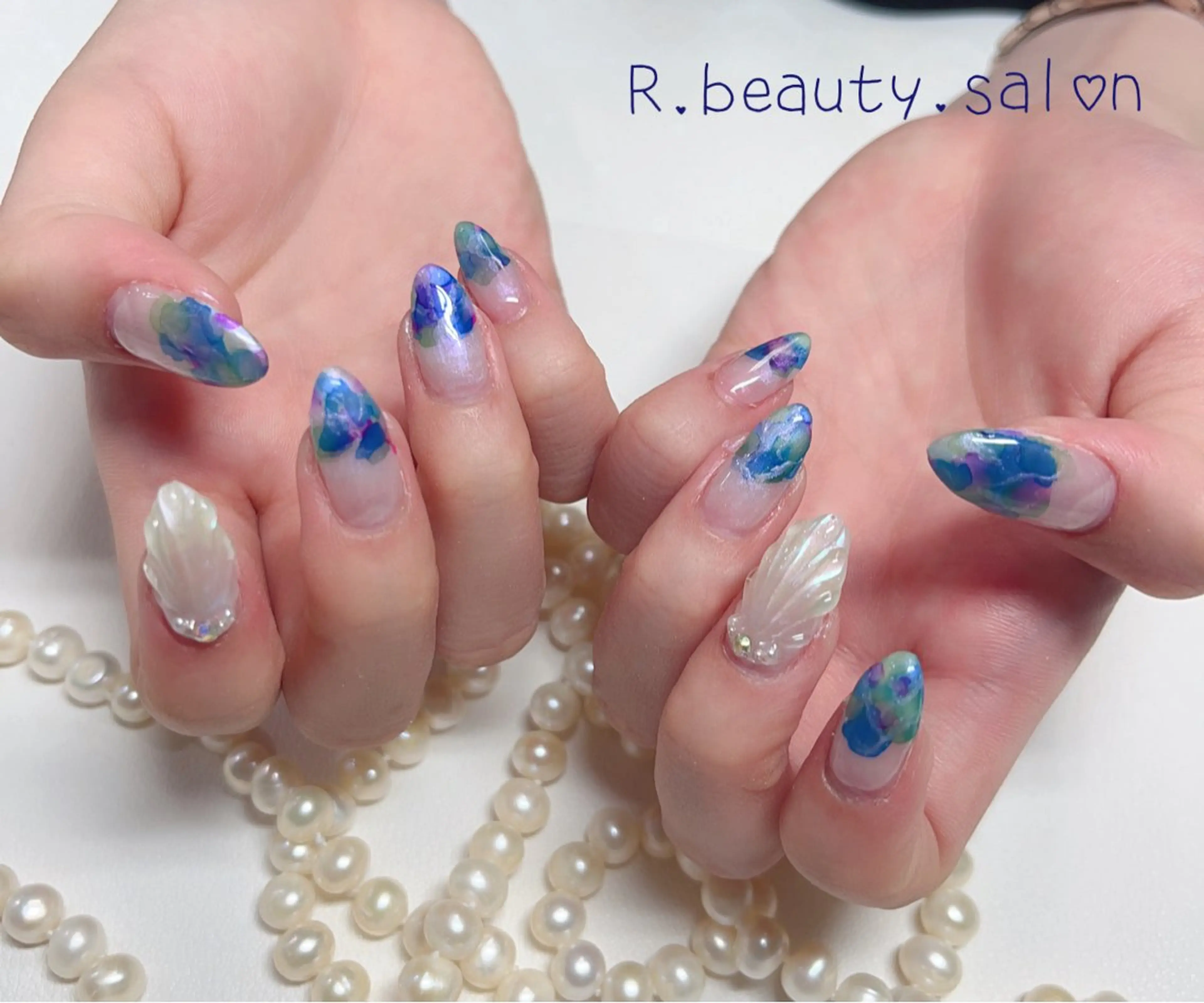 ネイル R.beauty サロンのネイルデザイン
