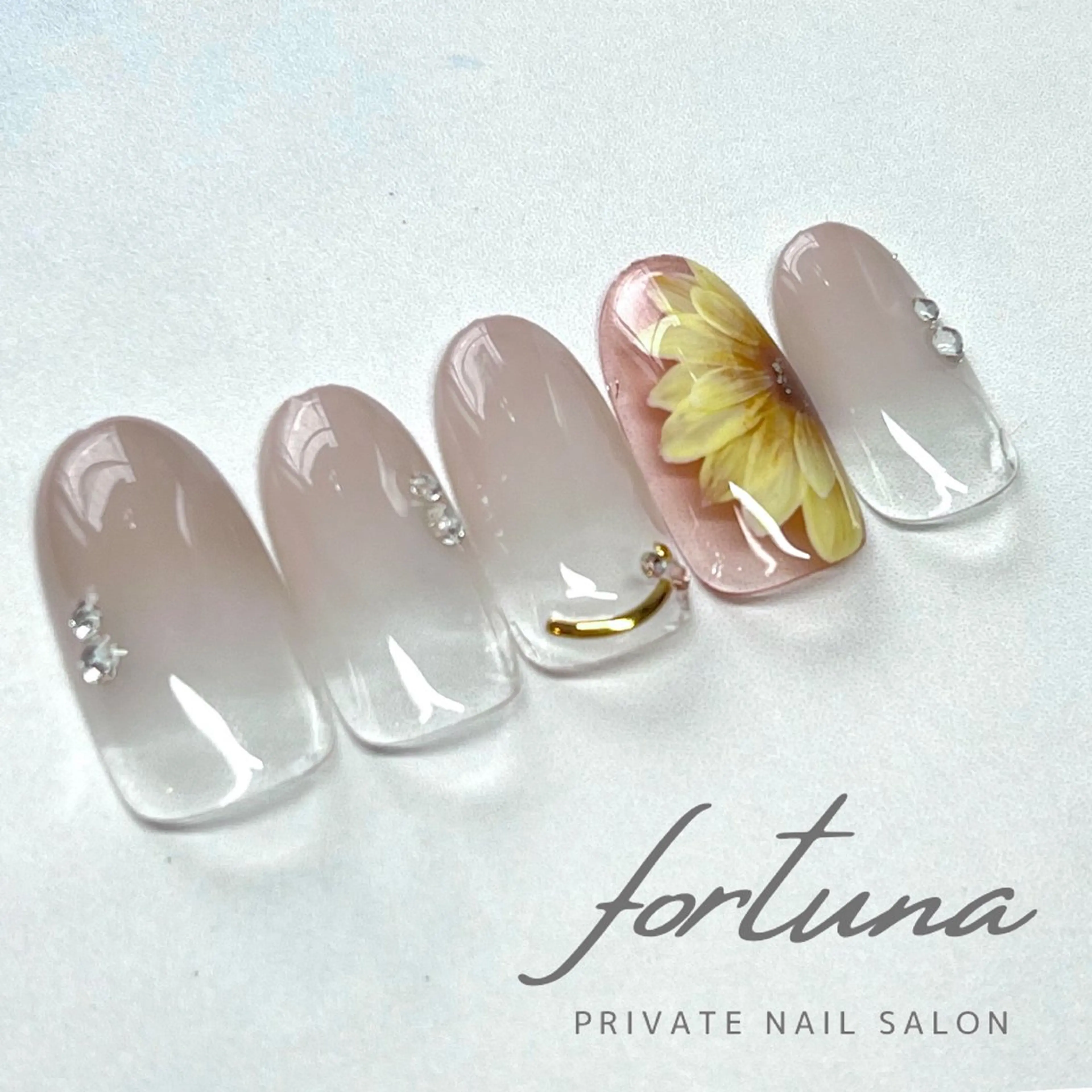 ネイル グラデーション 夏ネイル ハンドネイル fortuna 武藤裕美のネイルデザイン