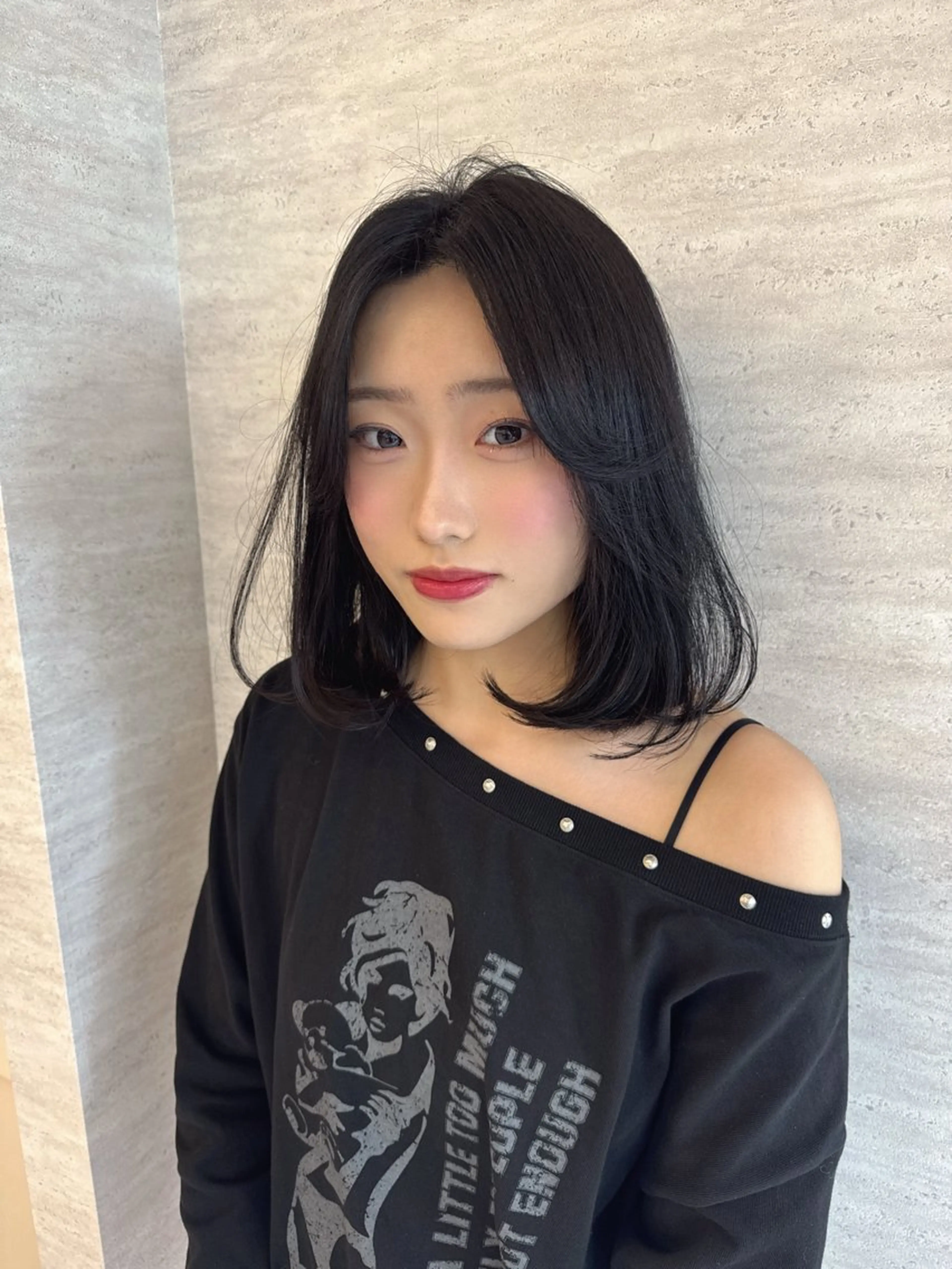 ミディアム カラー ヘアアレンジ カット ヘアカラー トリートメント 韓国レイヤーカット/ 儚げカラーチナツのヘアスタイル