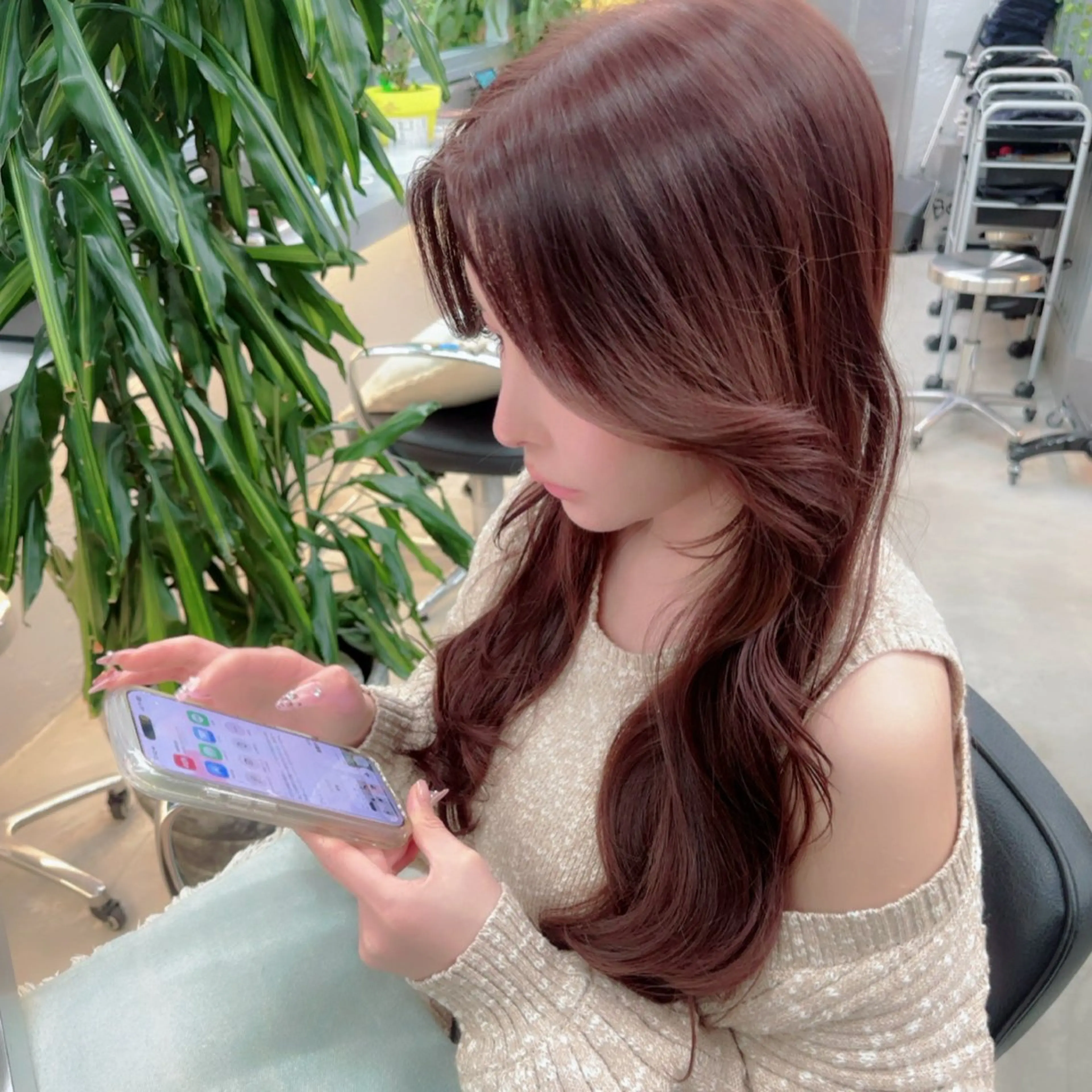 ロング カラー ヘアカラー トリートメント 岡野 静華のヘアスタイル