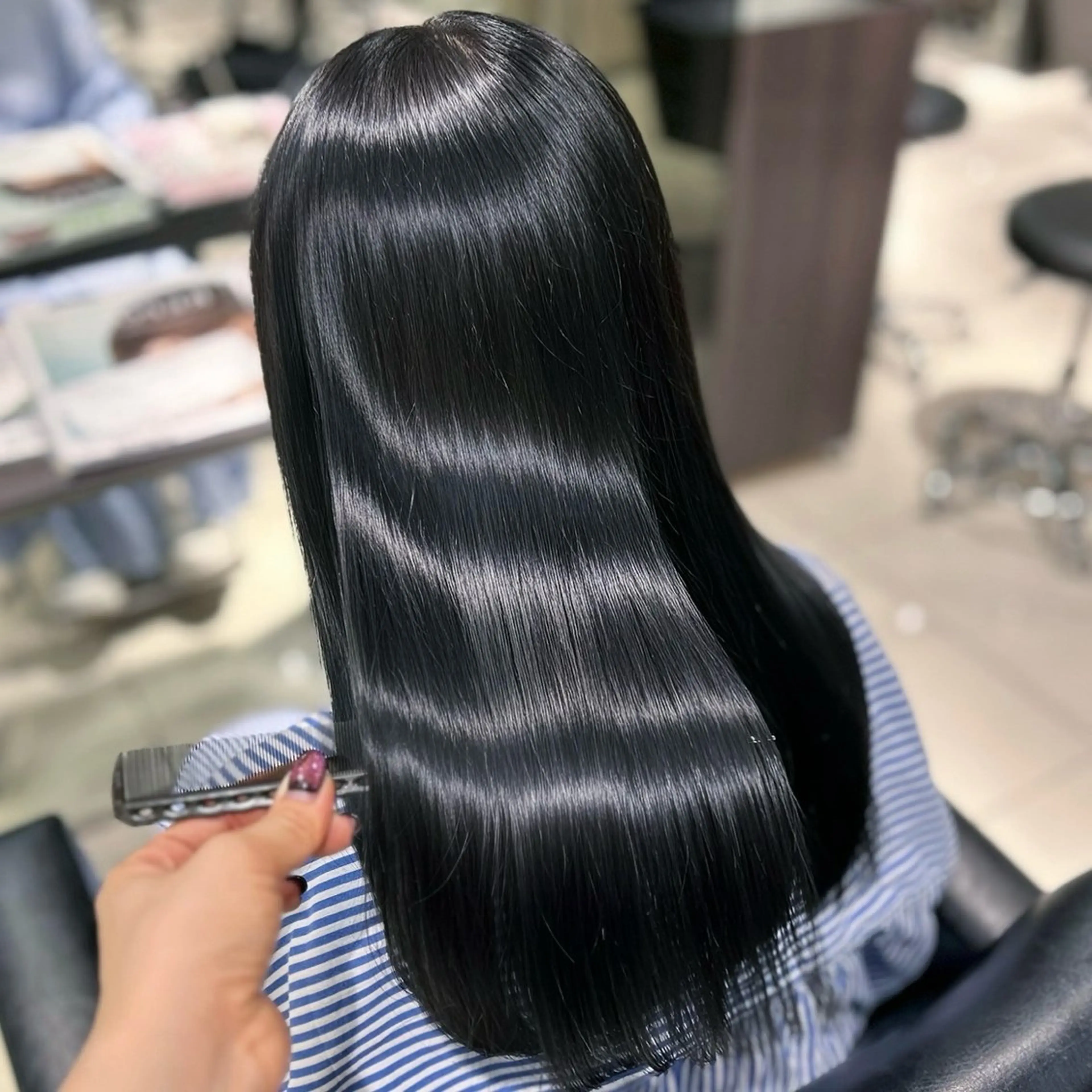 セミロング 縮毛矯正 トリートメント あみ🐈‍⬛/透明感 カラー🩵/髪質改善のヘアスタイル