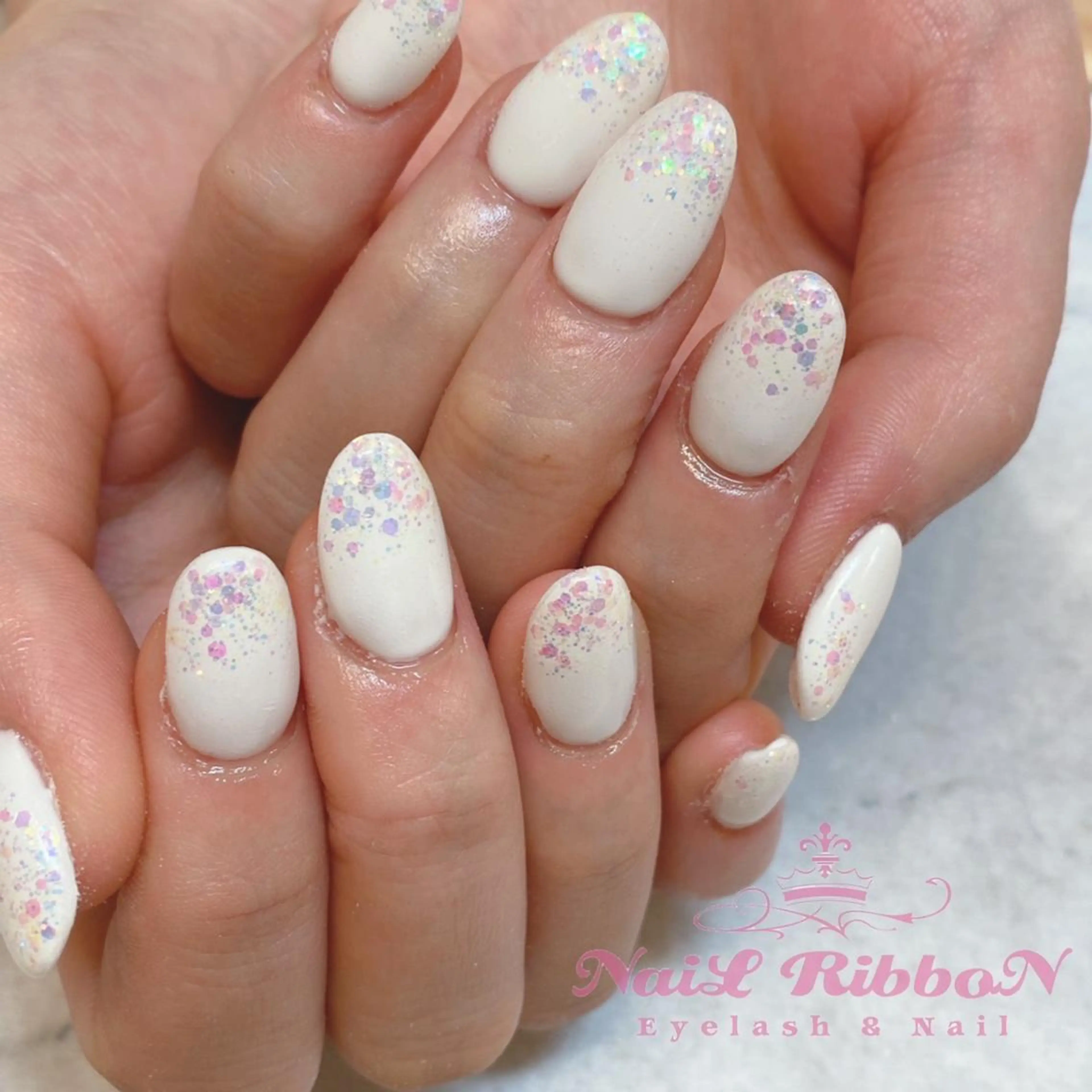 ネイル ネイルリボン 受付スタッフのネイルデザイン