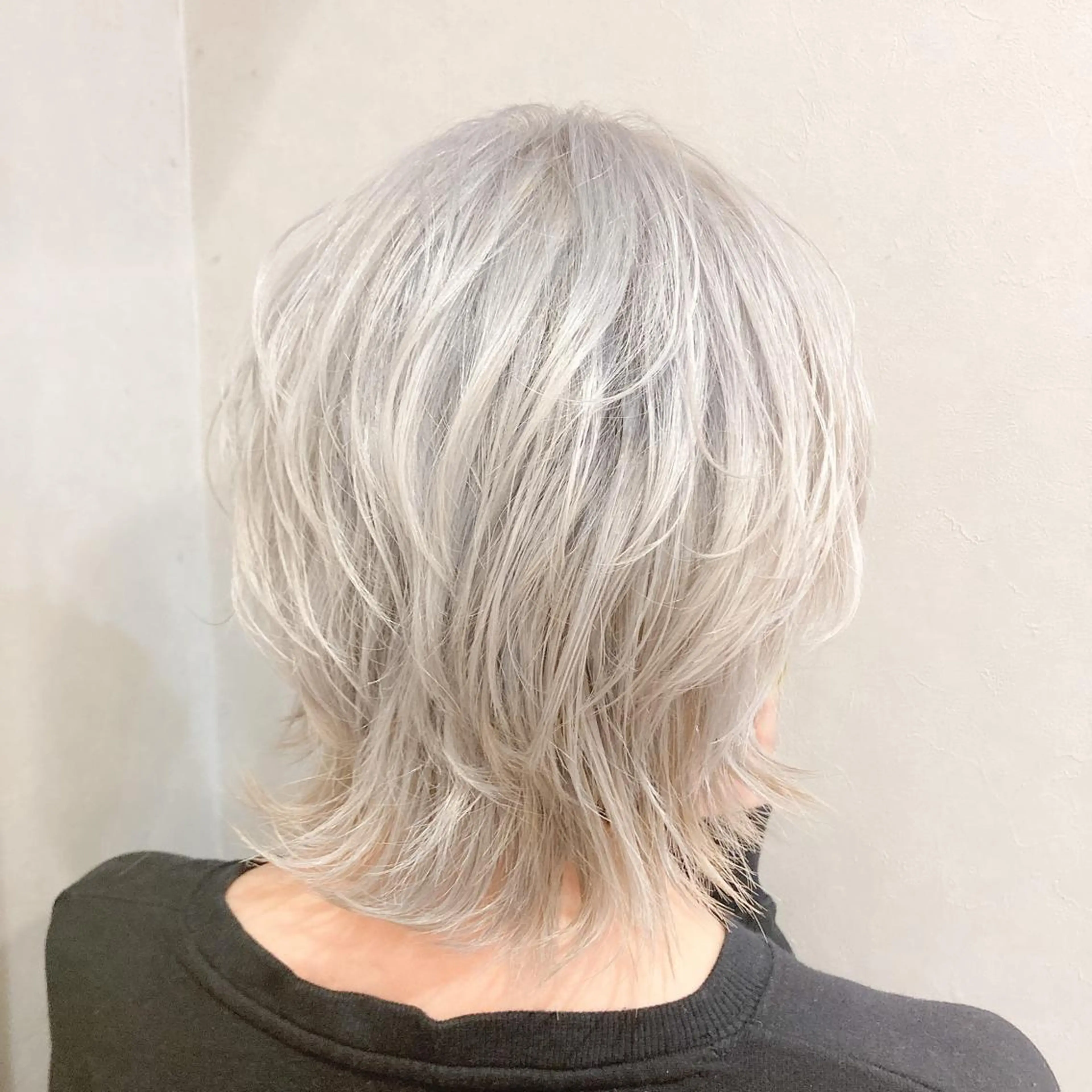 ショート カラー ヘアカラー KAJI MANAMIのヘアスタイル