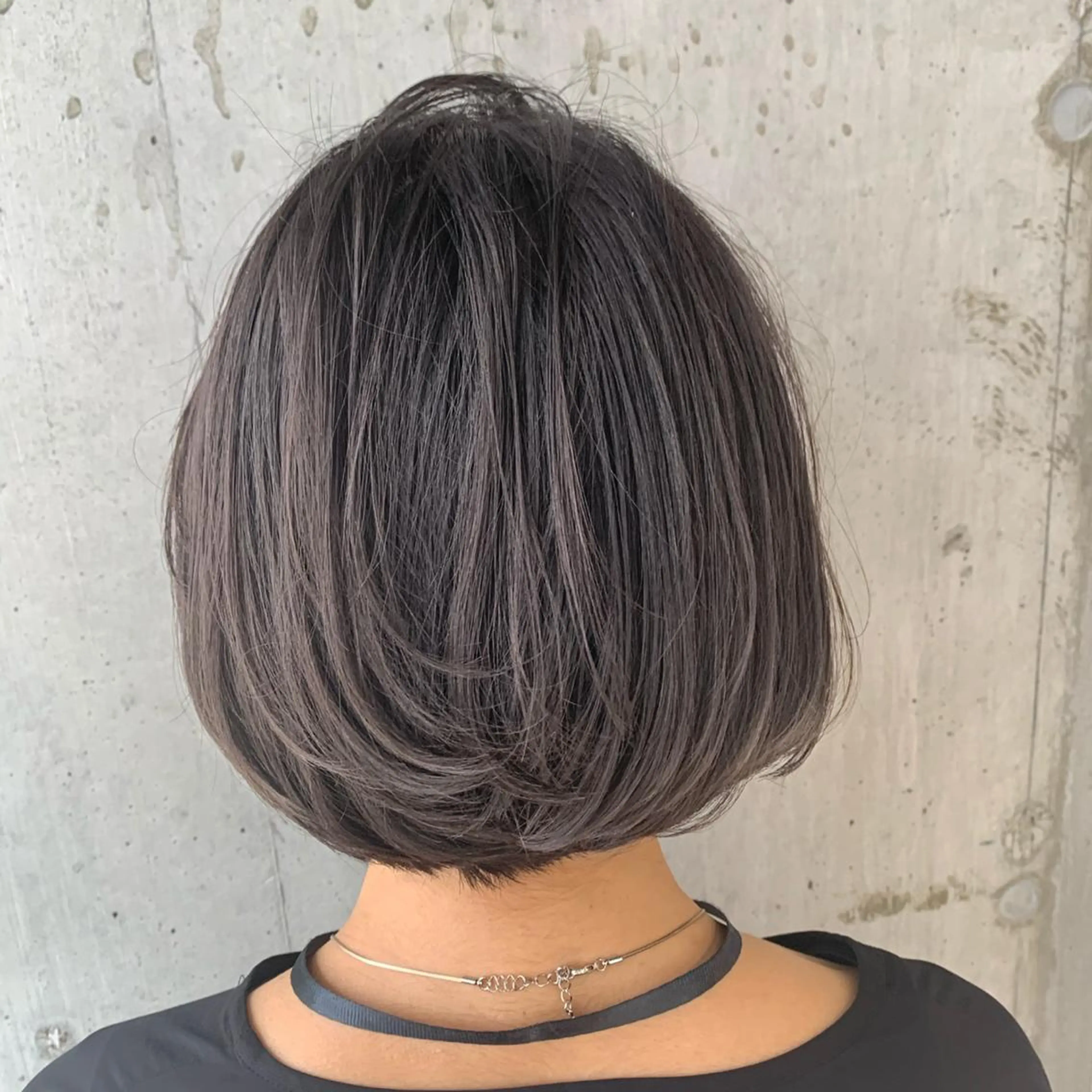 ショート カラー ショートボブ アッシュ ベージュカラー ブリーチ ケアブリーチ コバヤシ リョウのヘアスタイル