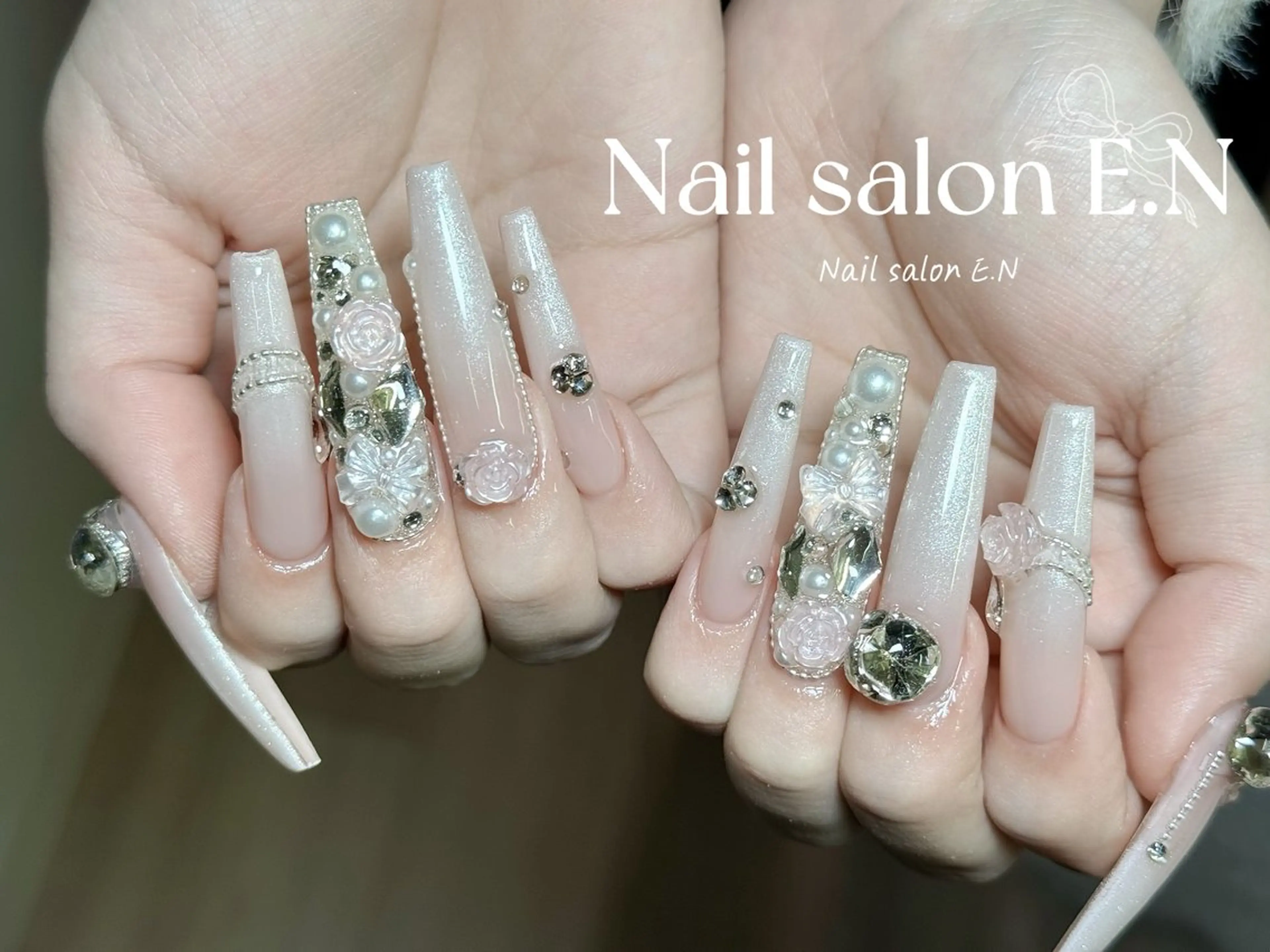 ネイル アートネイル オーロラネイル ブラウン クリアネイル フレンチネイル ハンドネイル E.N🦋 長さ出し/持ち込みのネイルデザイン