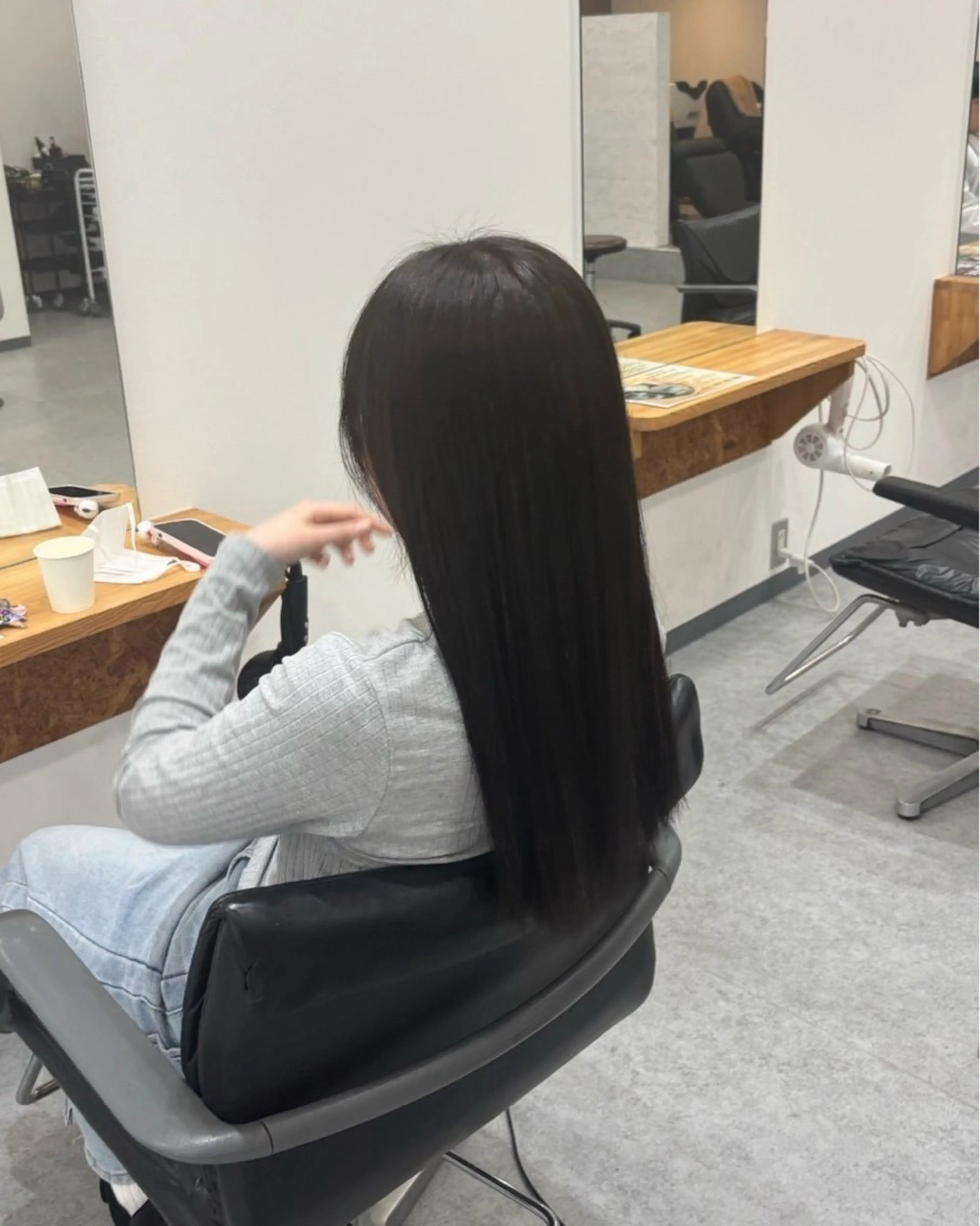 カラー ヘアカラー Chika -Luminous-のヘアスタイル