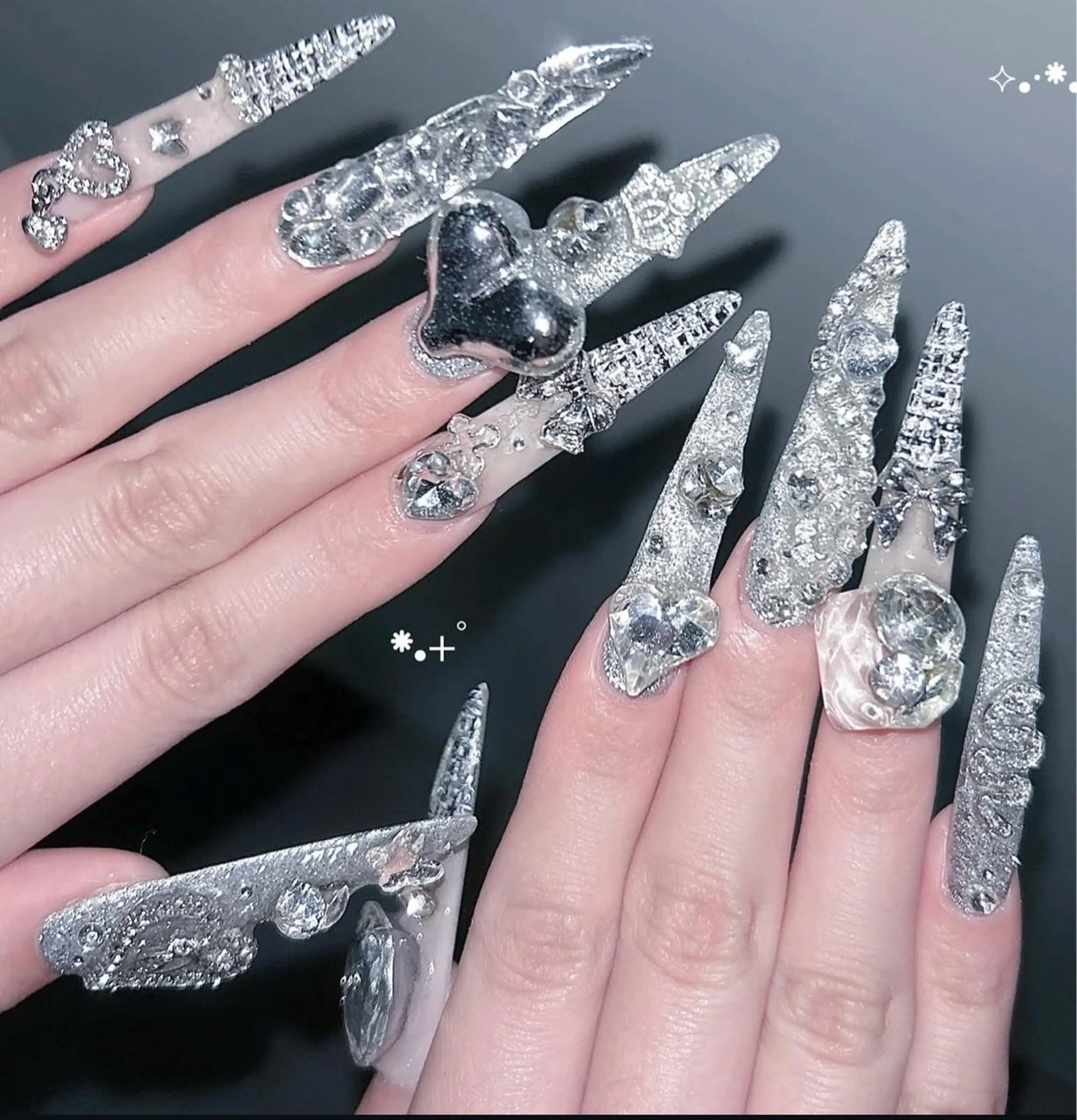 ネイル オーロラネイル フレンチネイル ジェルネイル ハロウィン キラキラネイル ハンドネイル H.baby Nail Salonのネイルデザイン