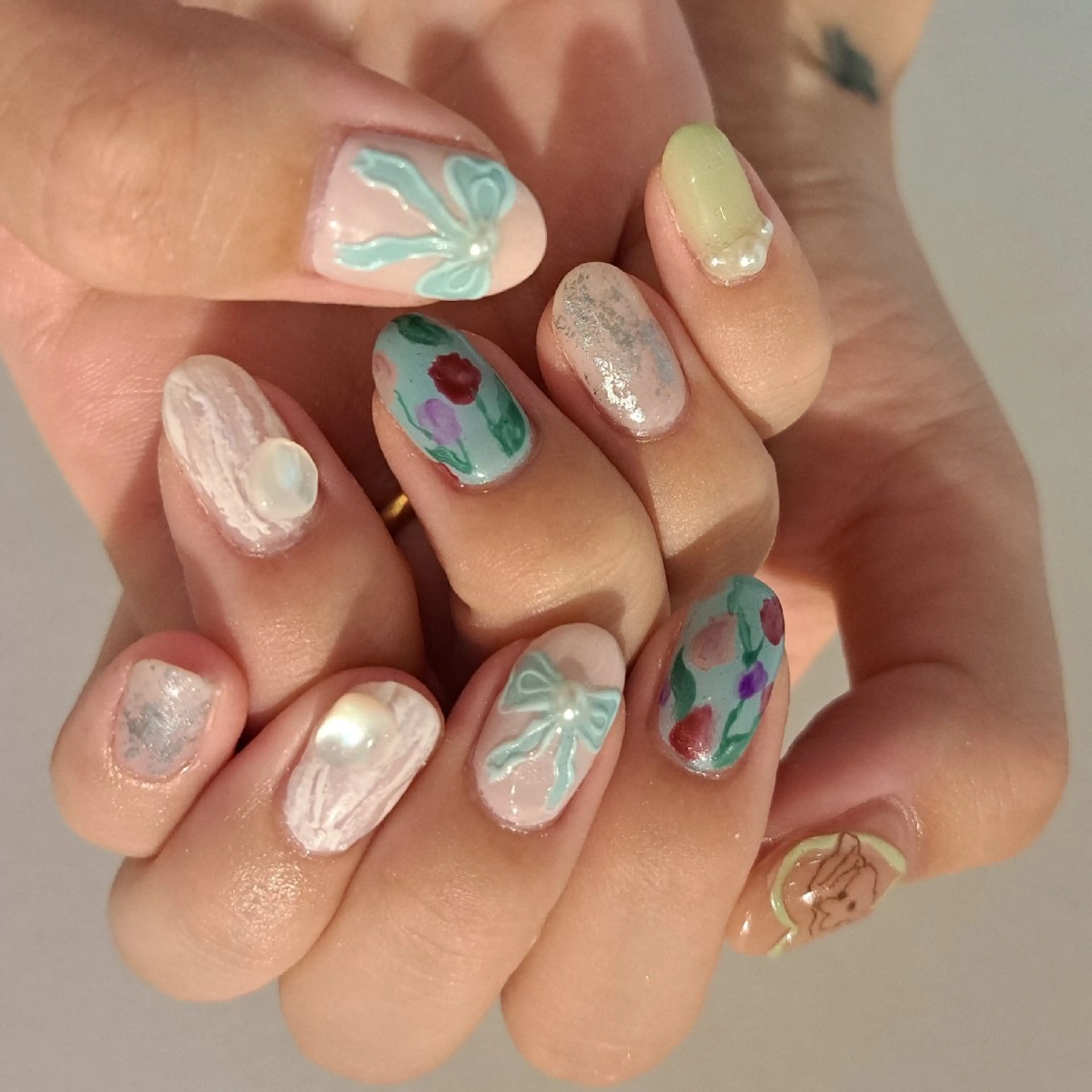 ネイル アートネイル ジェルネイル ガーリー 韓国ネイル 持ち込み ハンドネイル Nail mood デザイン持ち込みokのネイルデザイン